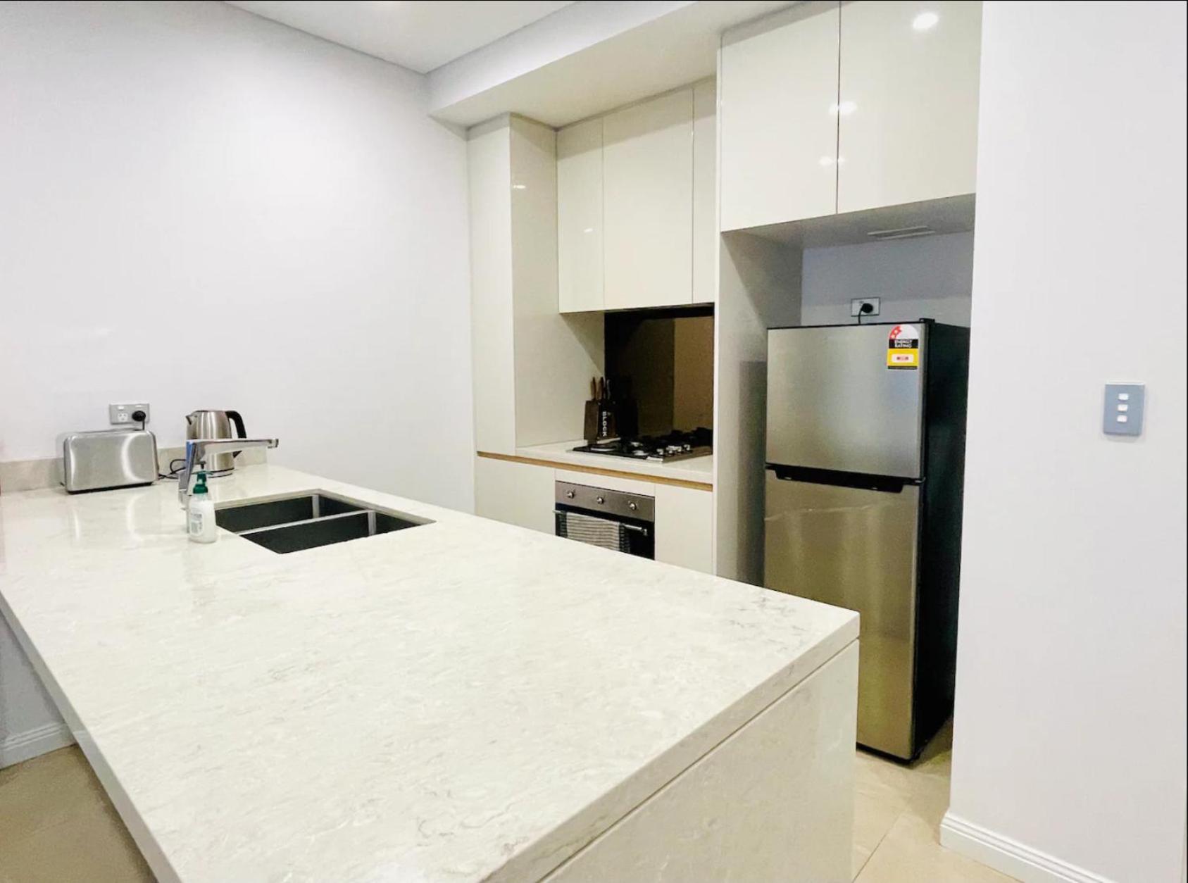 Olympic Park 3 Bedroom condo with Parking Pool Gym