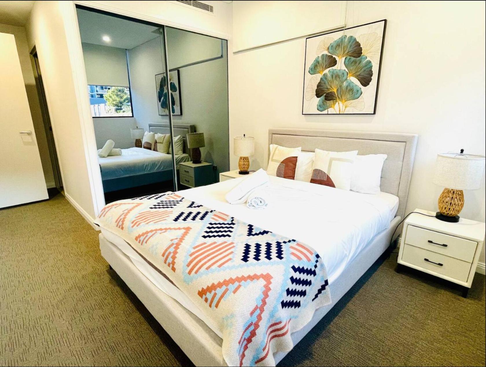 Olympic Park 3 Bedroom condo with Parking Pool Gym