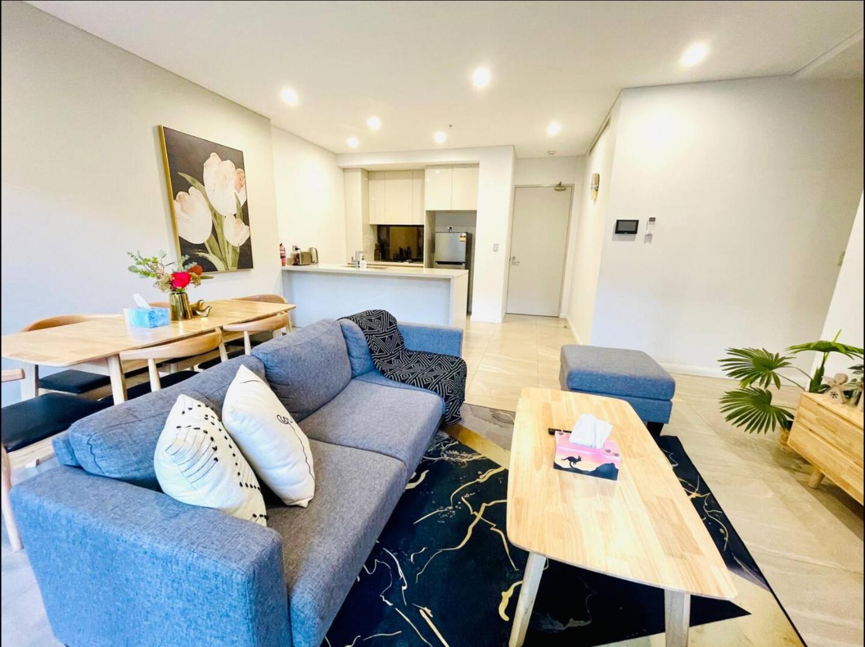 Olympic Park 3 Bedroom condo with Parking Pool Gym