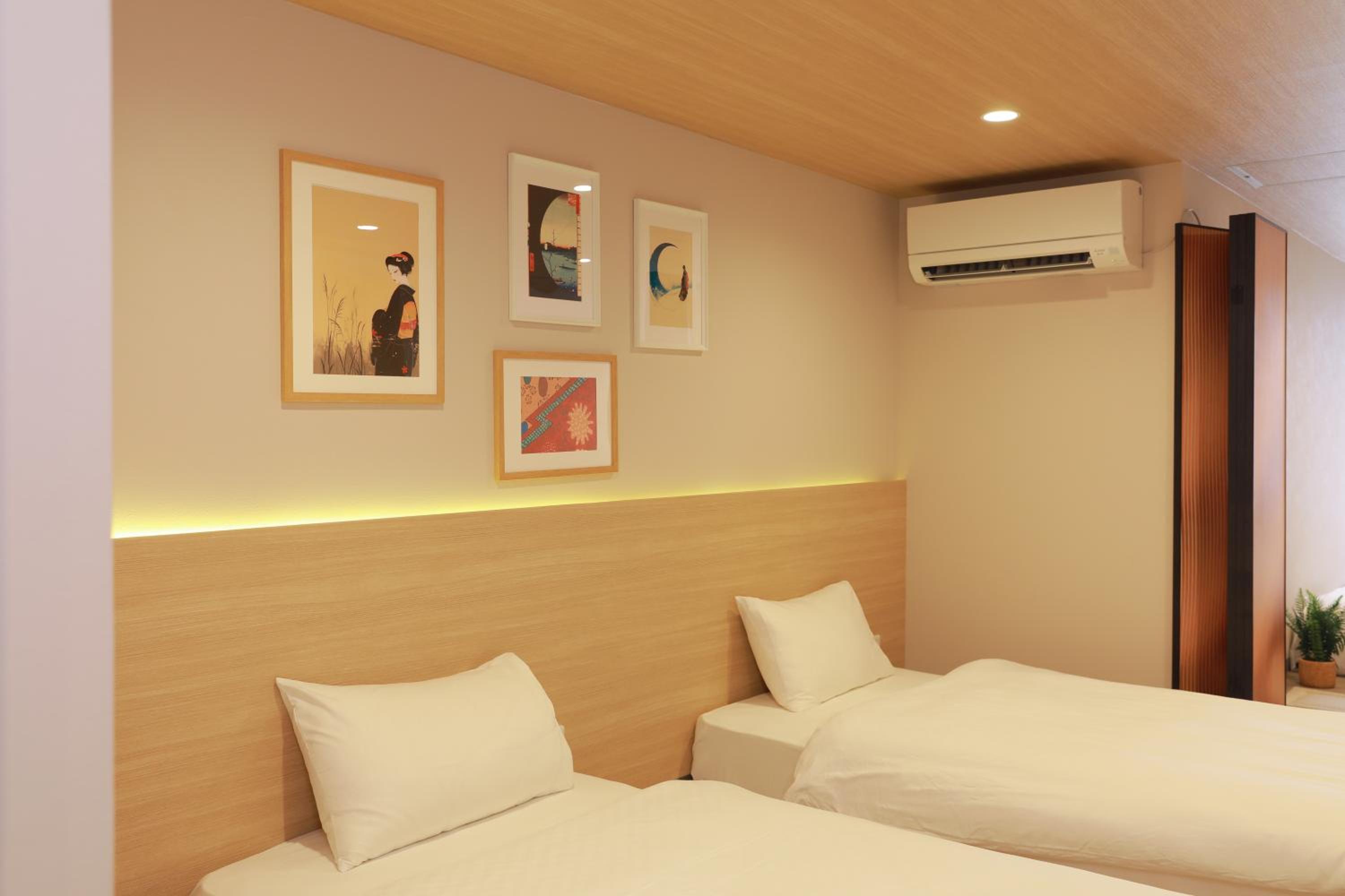 OYASUMI Ice&Hotel