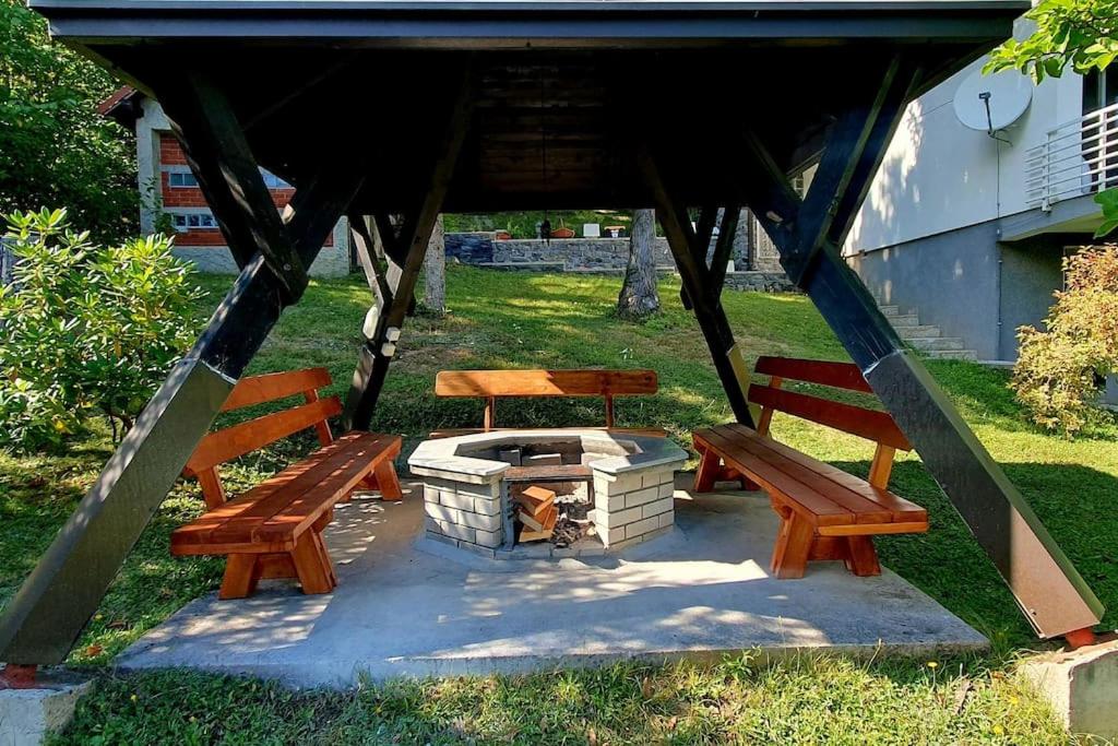 WOLF'S PLANE Luxury Isolated Mountain House for Digital Nomads