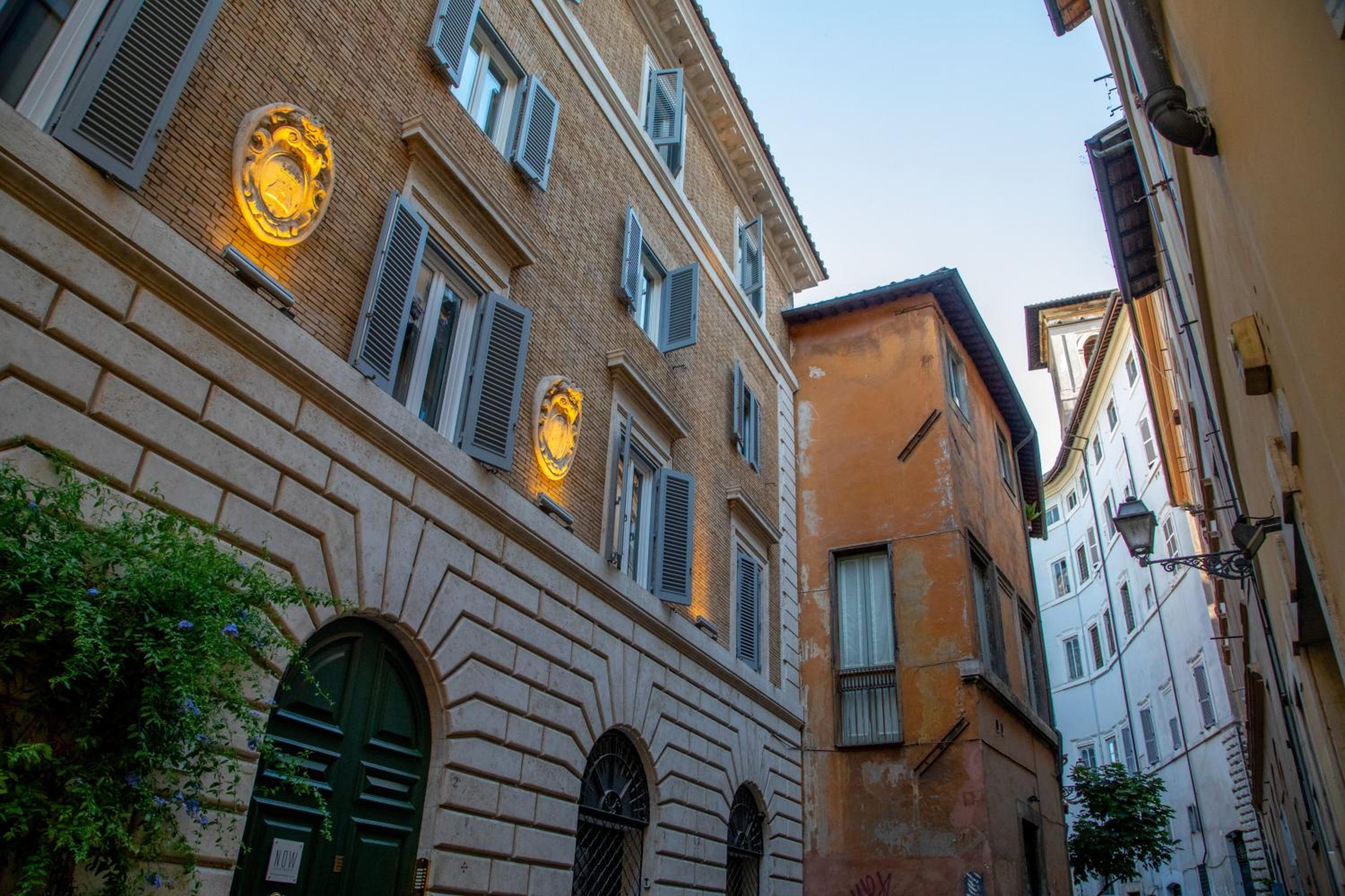 The Right Place 4U Navona Luxury Rooms