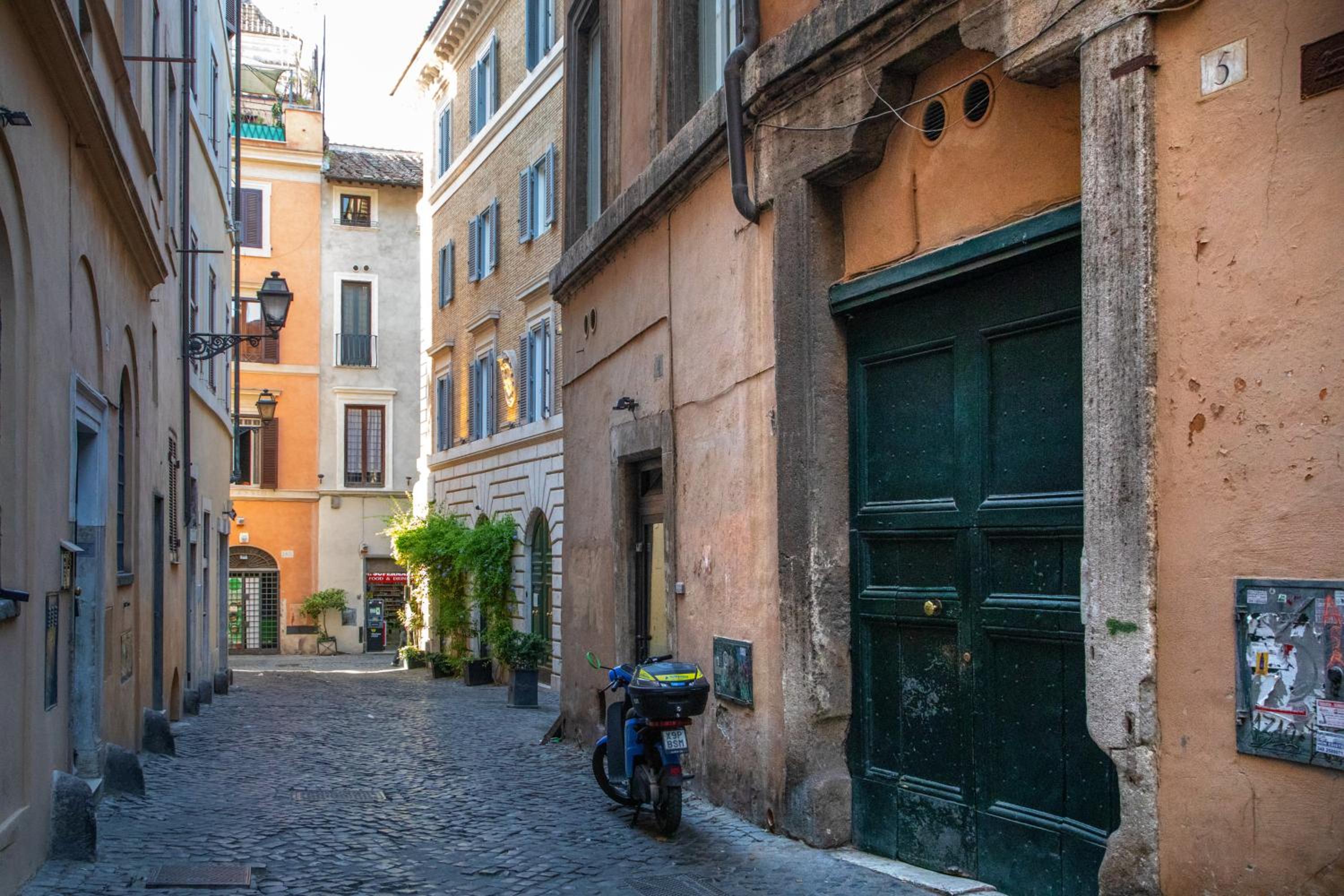 The Right Place 4U Navona Luxury Rooms