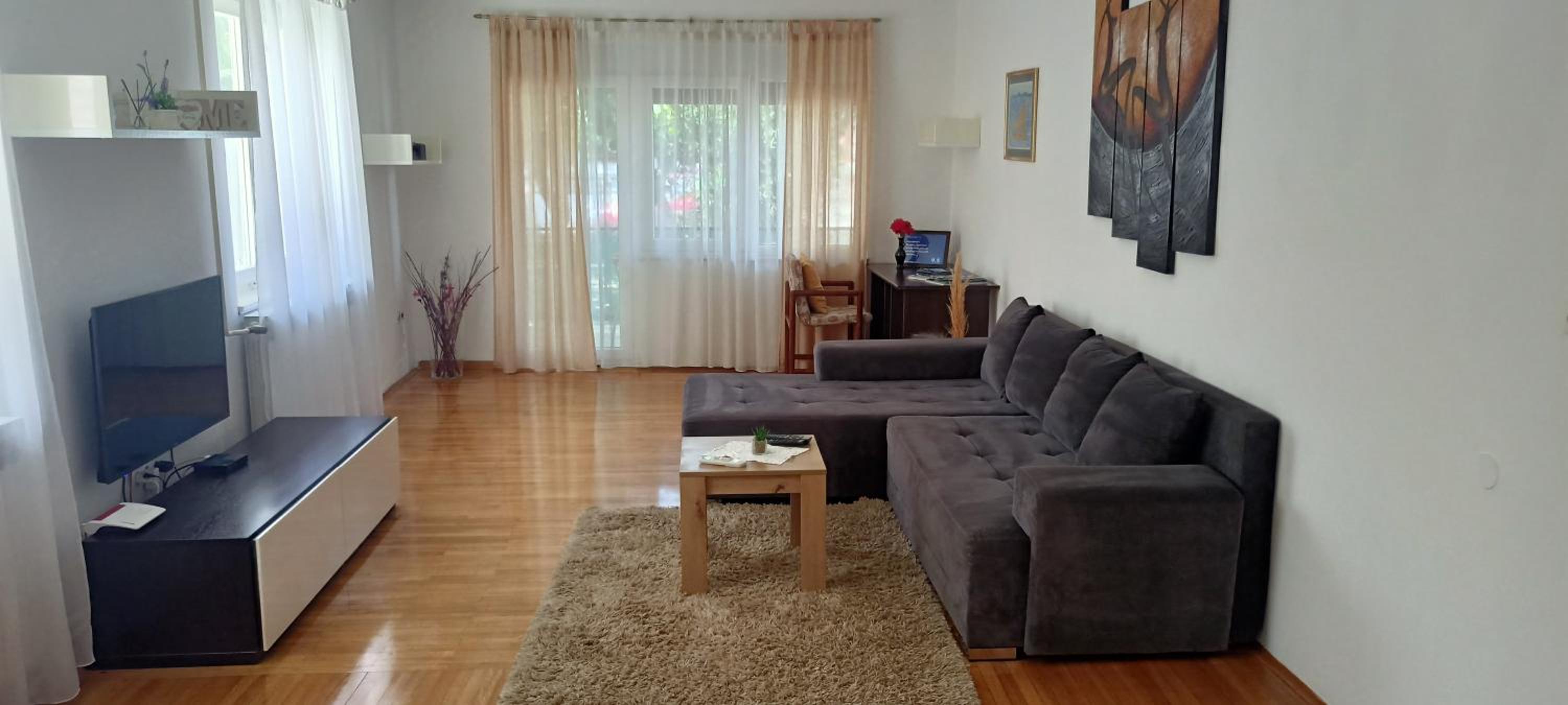 Apartment Tomas,,,Spacious house with private parking,terrace,5G Internet,,,,, view 2