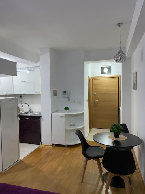 Silvi Apartments-Aerodrom, Skopje view 5
