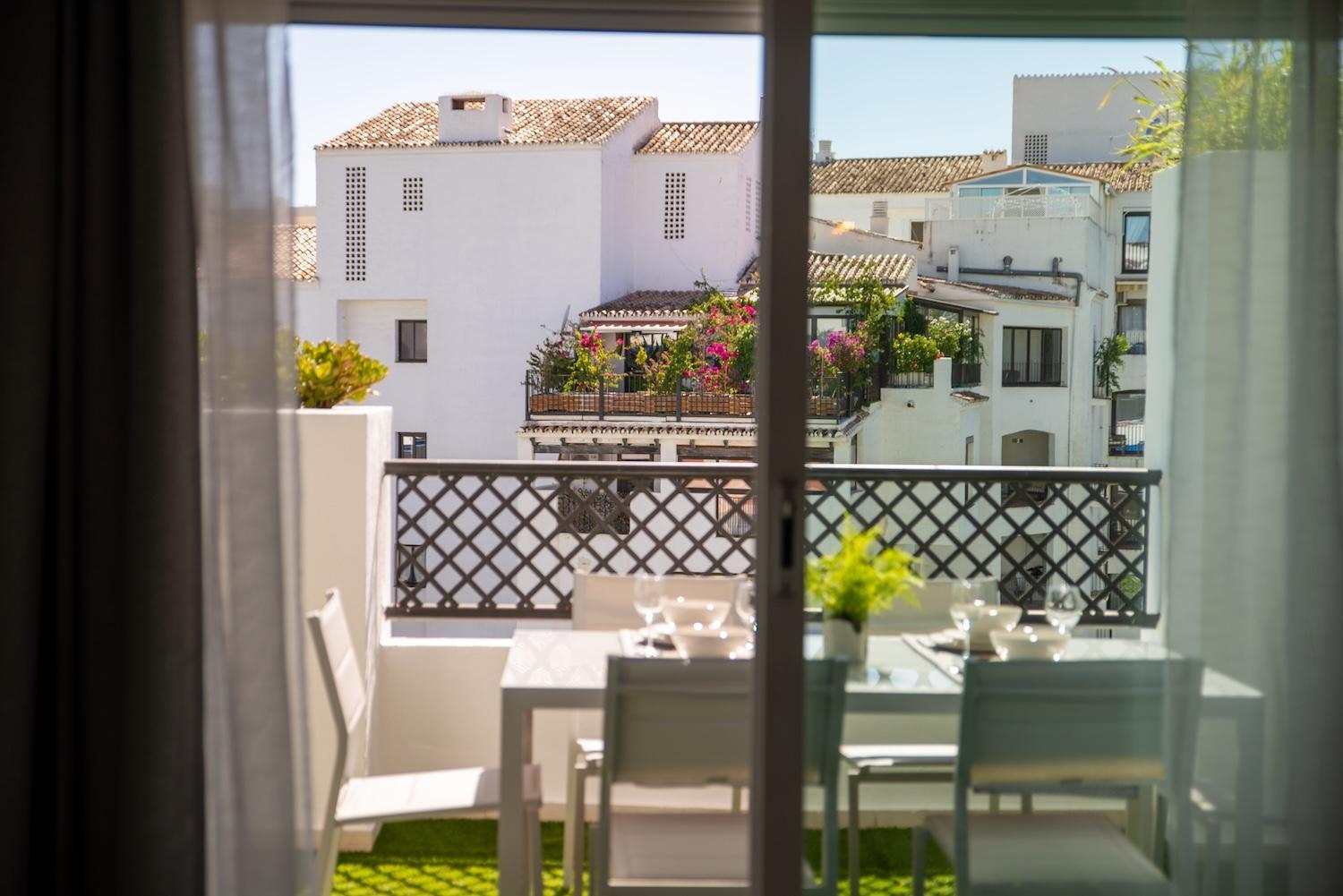 Excellent Banús with pool and parking RDR473 view 4