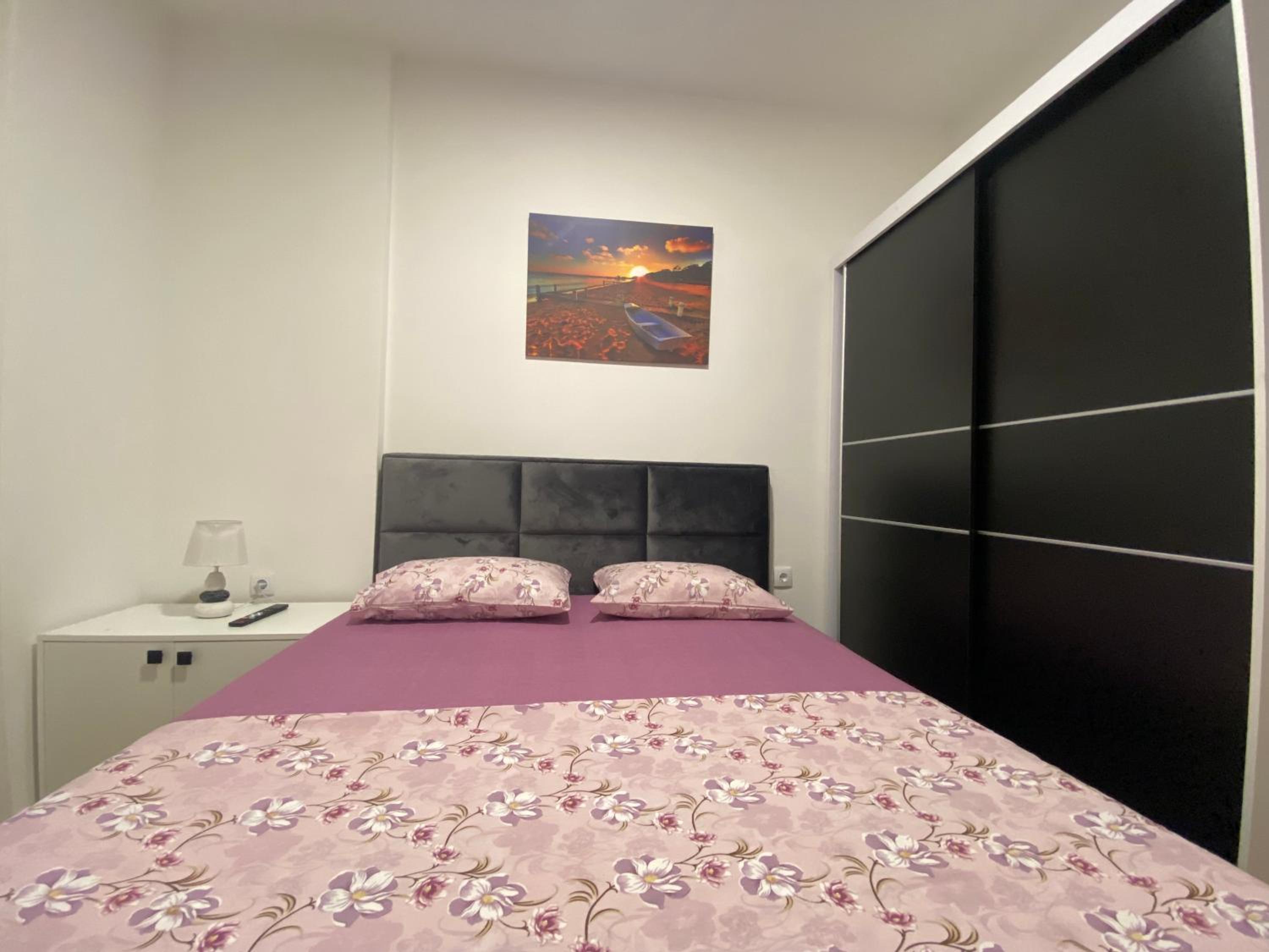 Crown Apartment