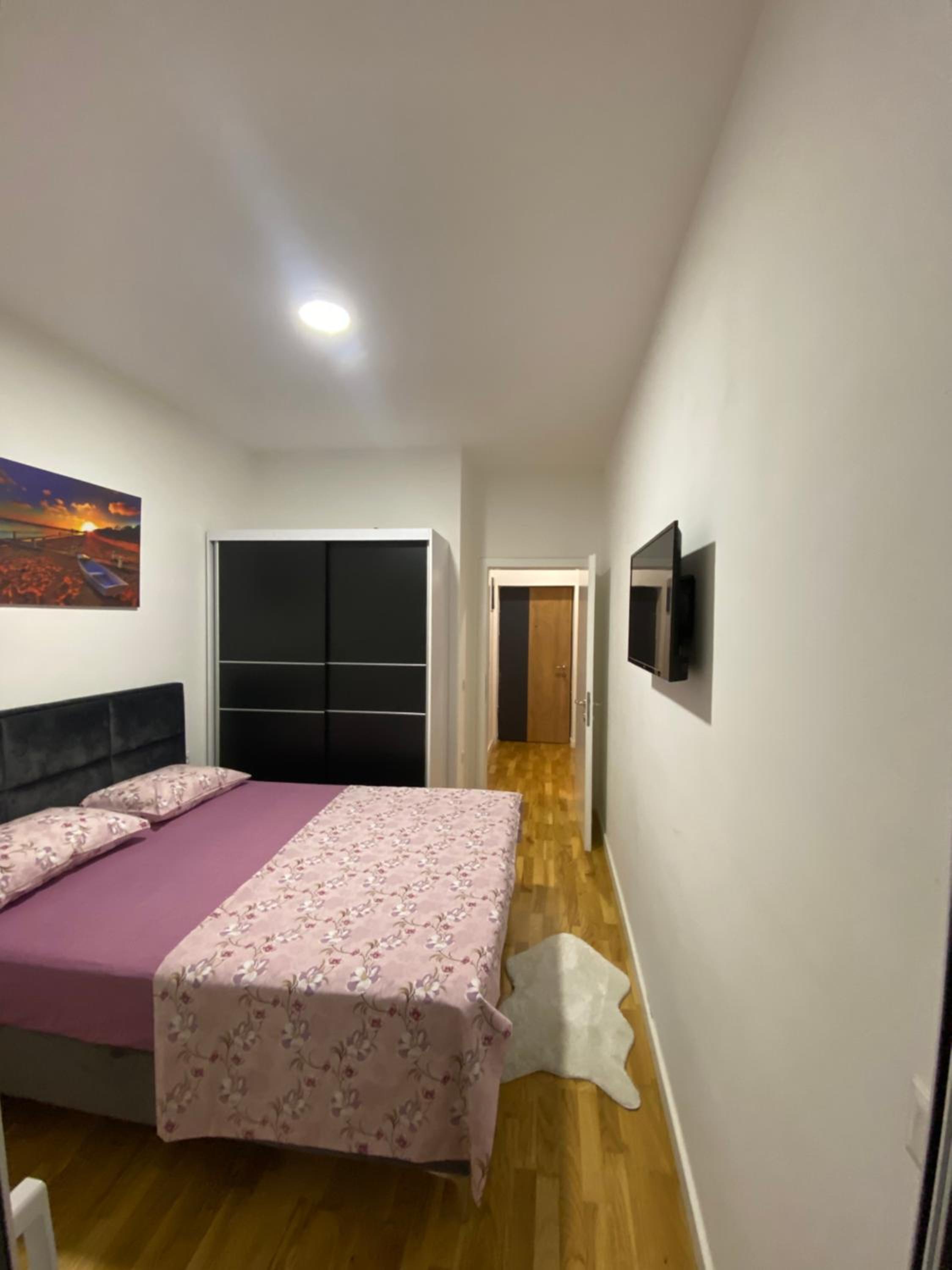 Crown Apartment