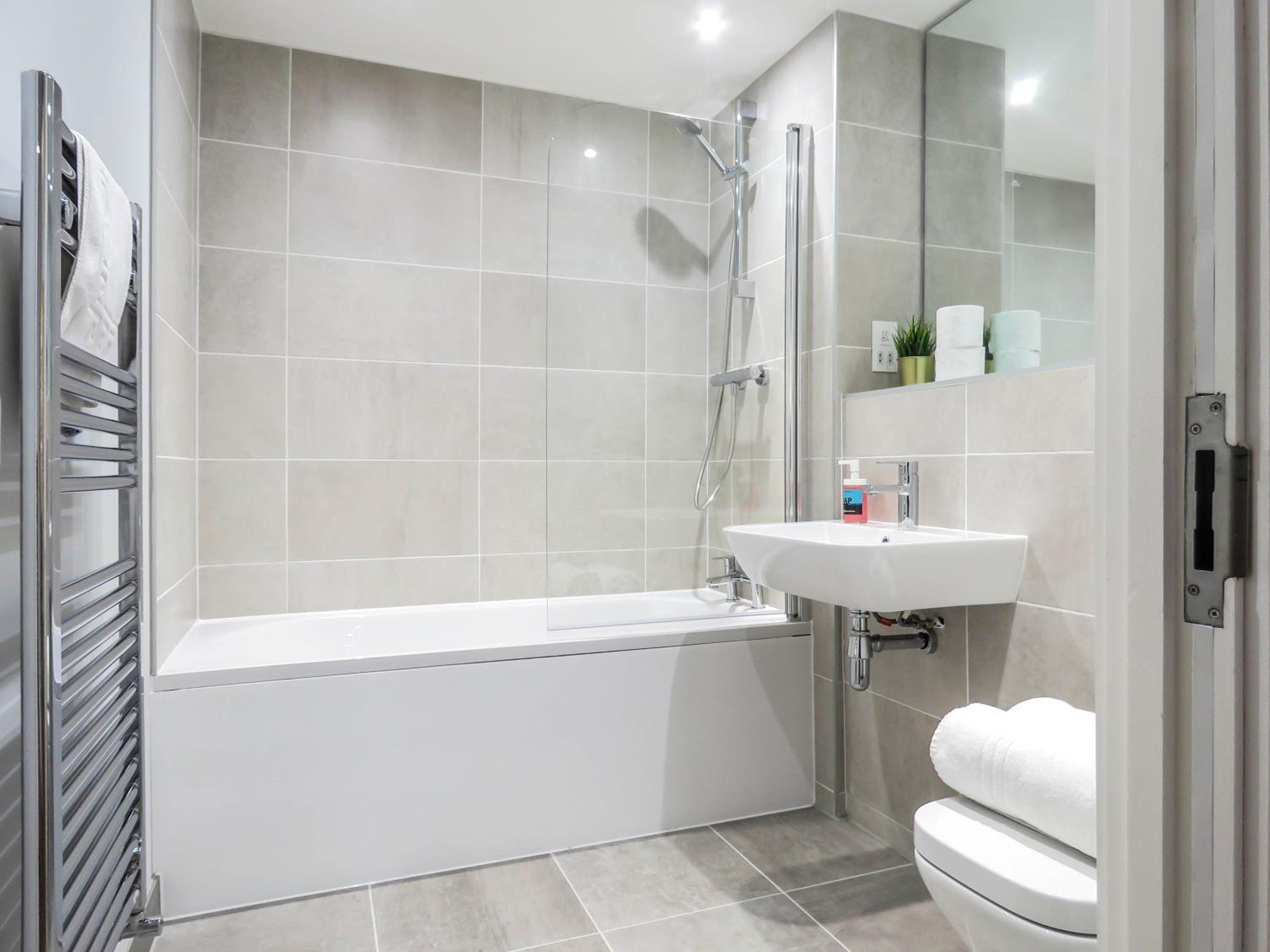 Tudors eSuites JQ Apartments Two Bedrooms view 5