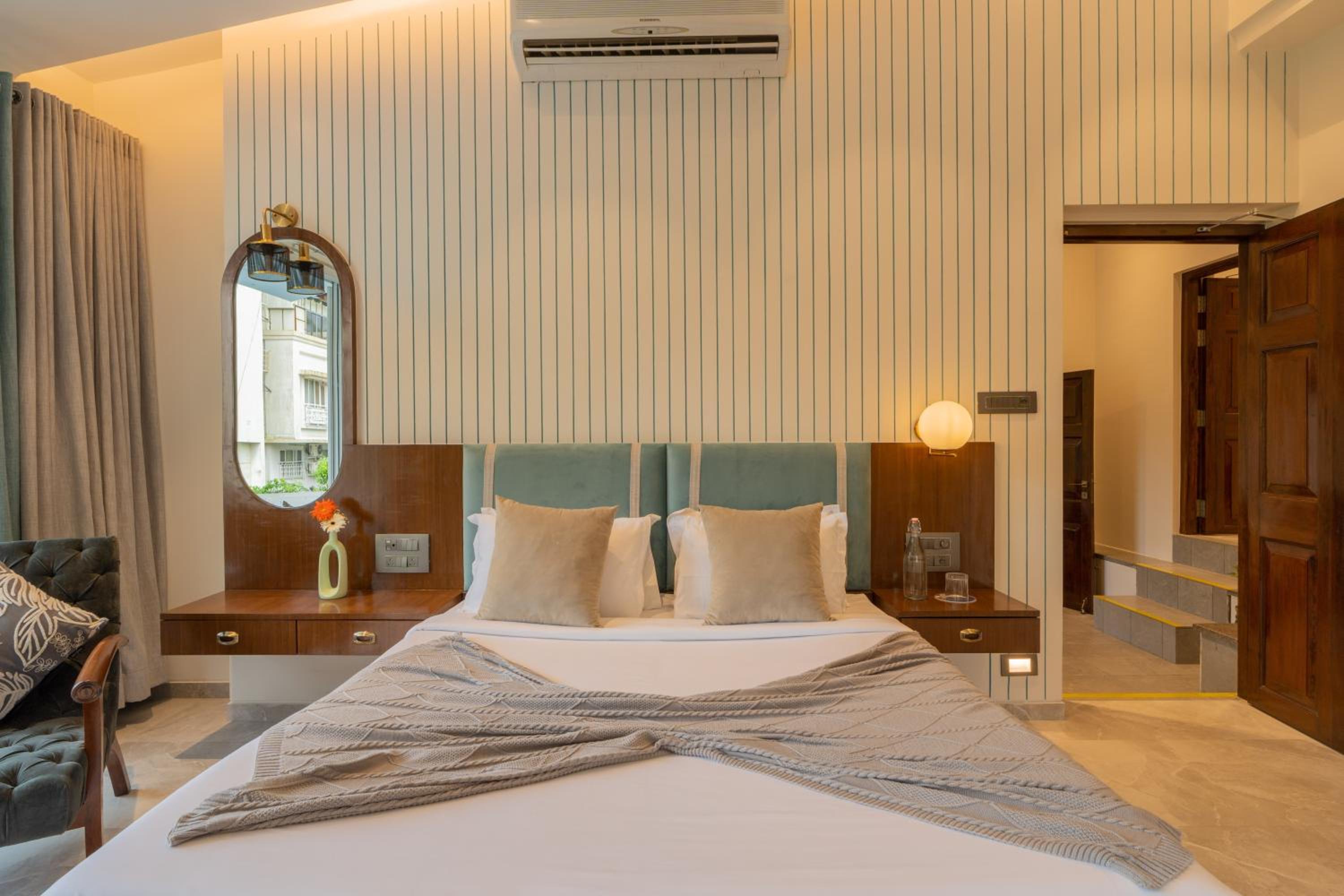 ELIVAAS 5BHK with pool and gazebo - House of Q view 5