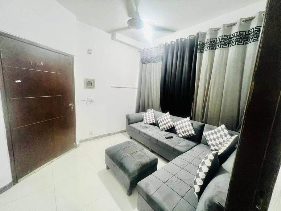 One bed flat in Islamabad view 2