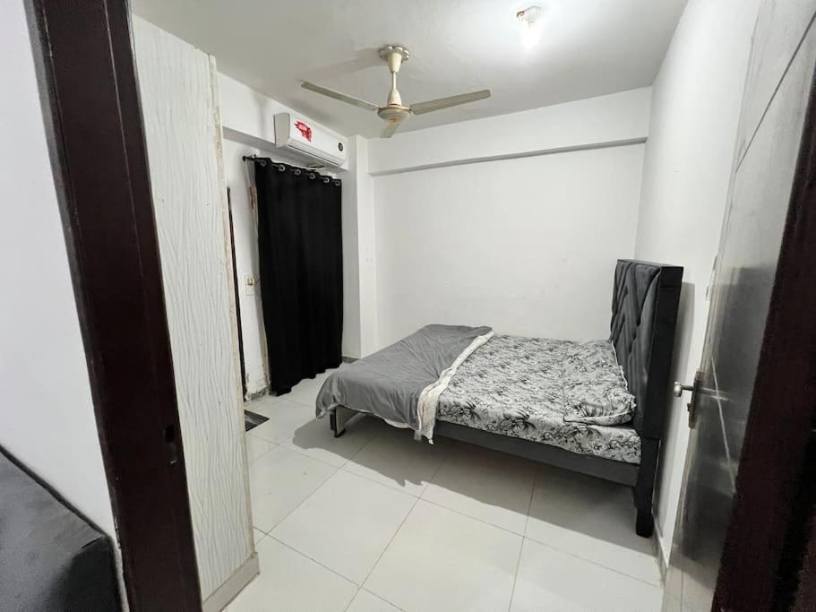 One bed flat in Islamabad view 3