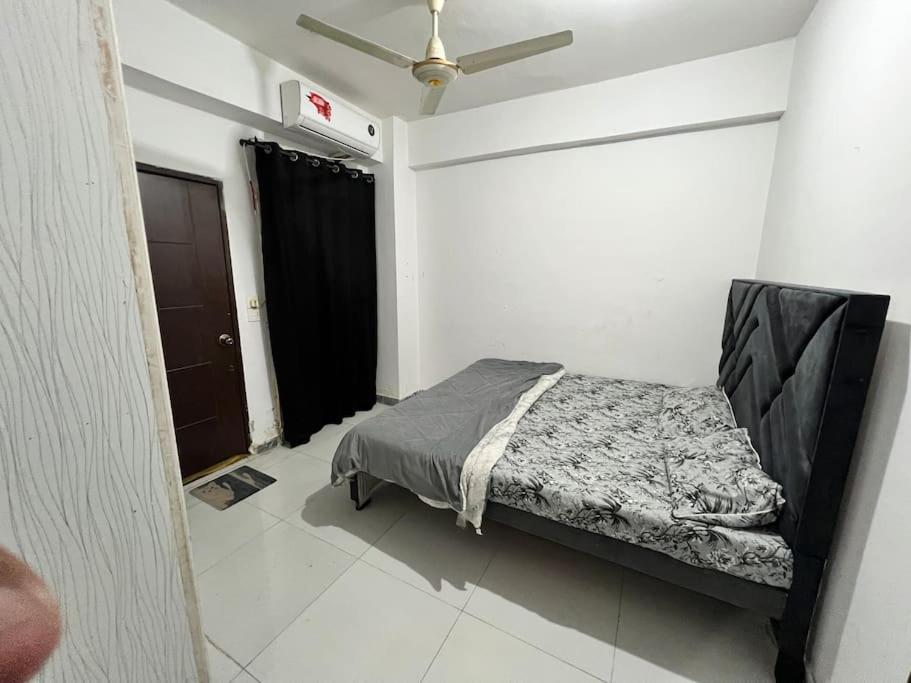 One bed flat in Islamabad view 4