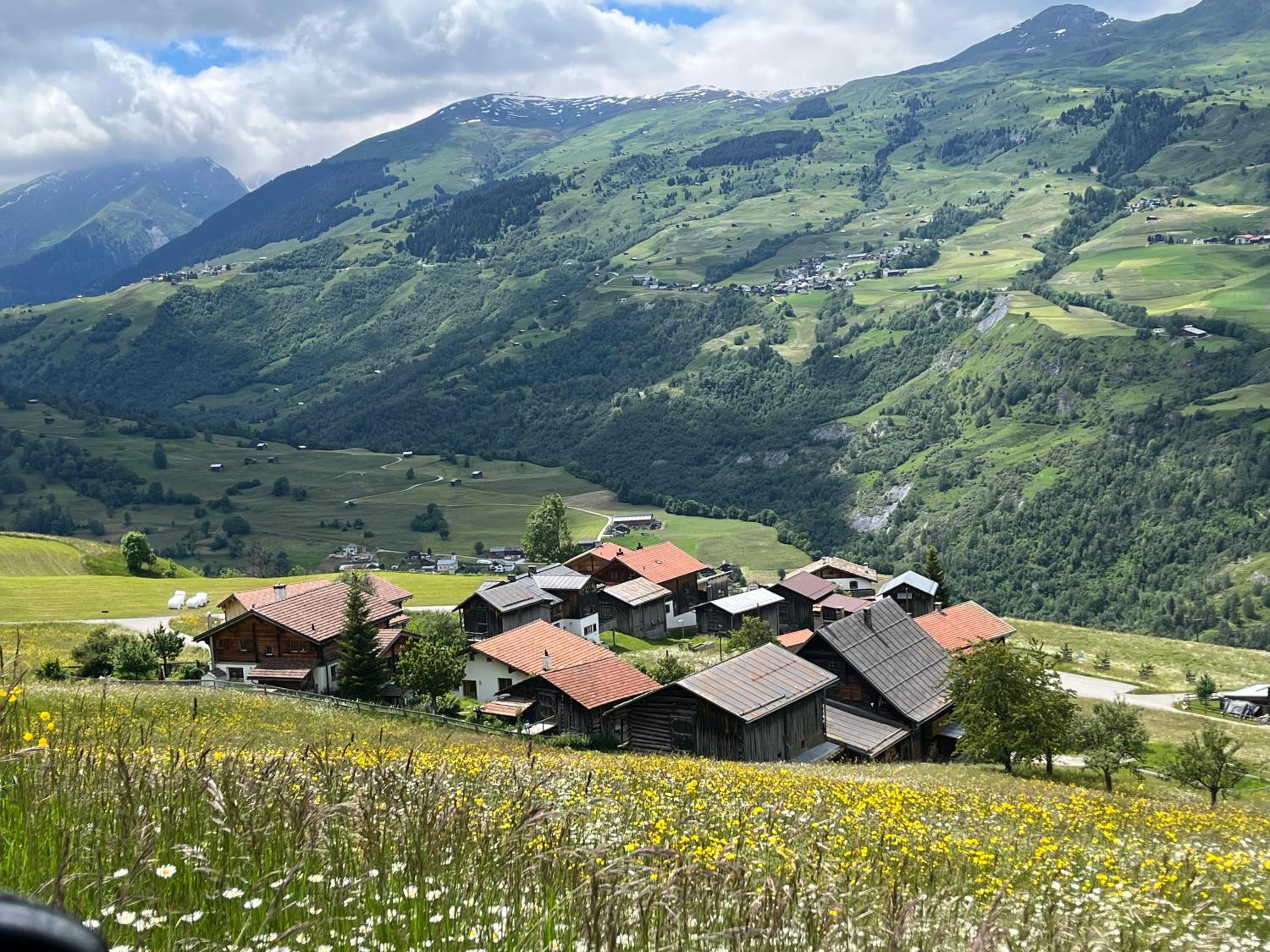 Casa Runs 7113 Camuns, Val Lumnezia