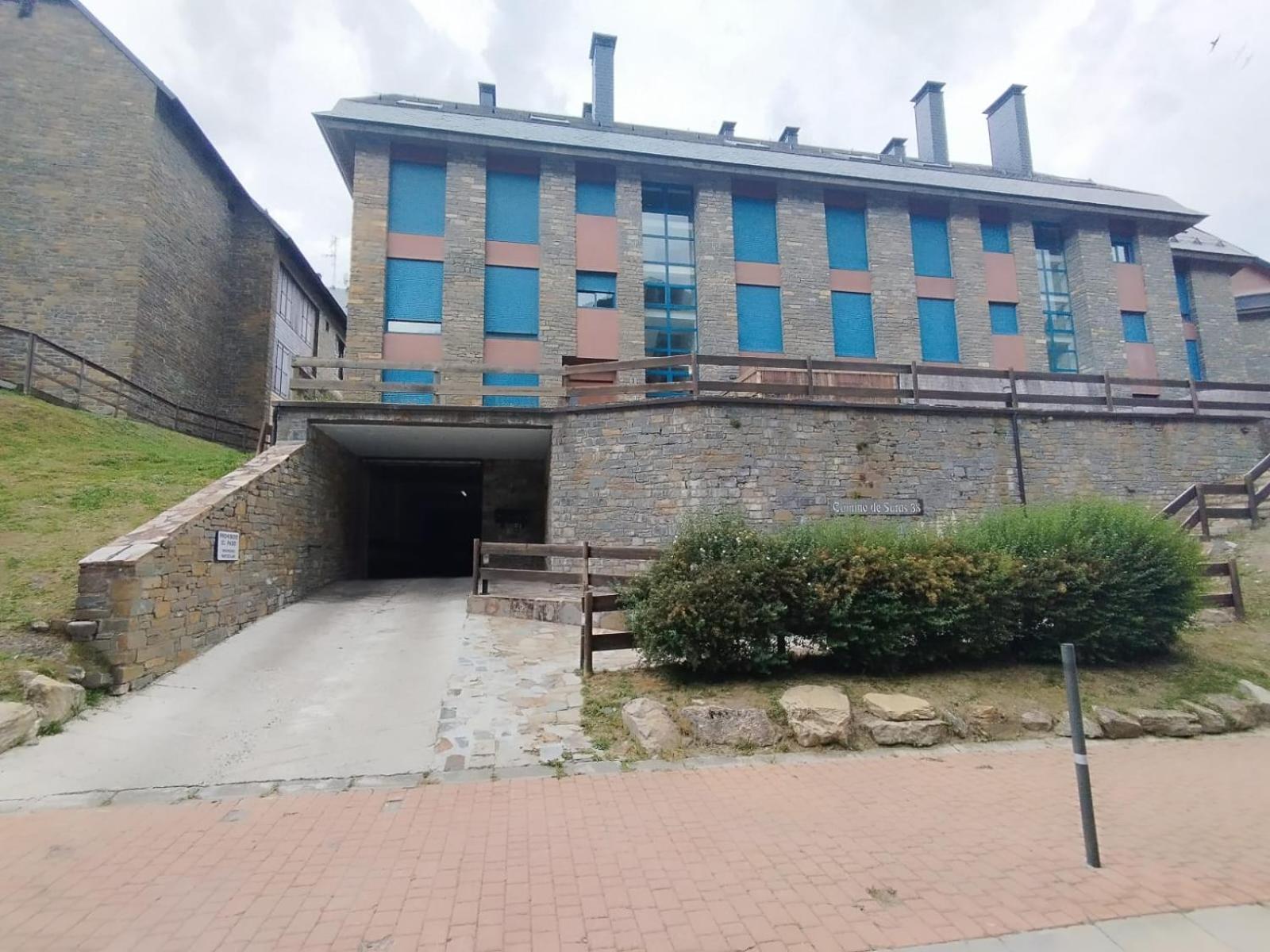 Ventanal de Saras Petfriendly Garaje Trastero y Chimenea - Arafita Apartamentos