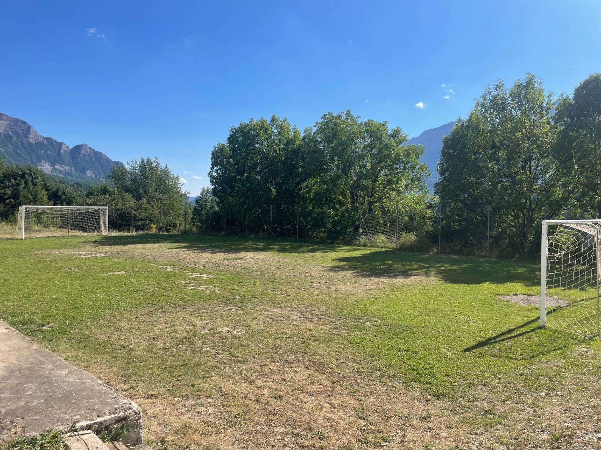 Ventanal de Saras Petfriendly Garaje Trastero y Chimenea - Arafita Apartamentos