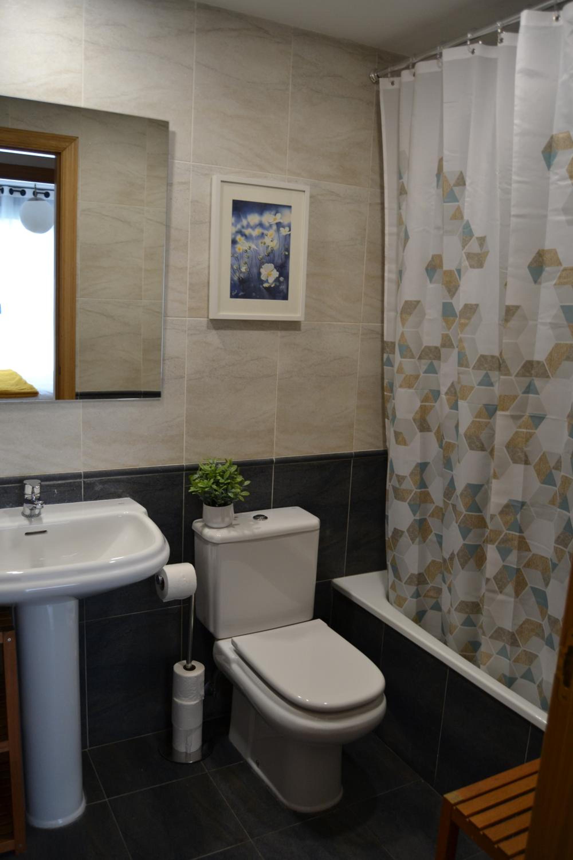 Ventanal de Saras Petfriendly Garaje Trastero y Chimenea - Arafita Apartamentos