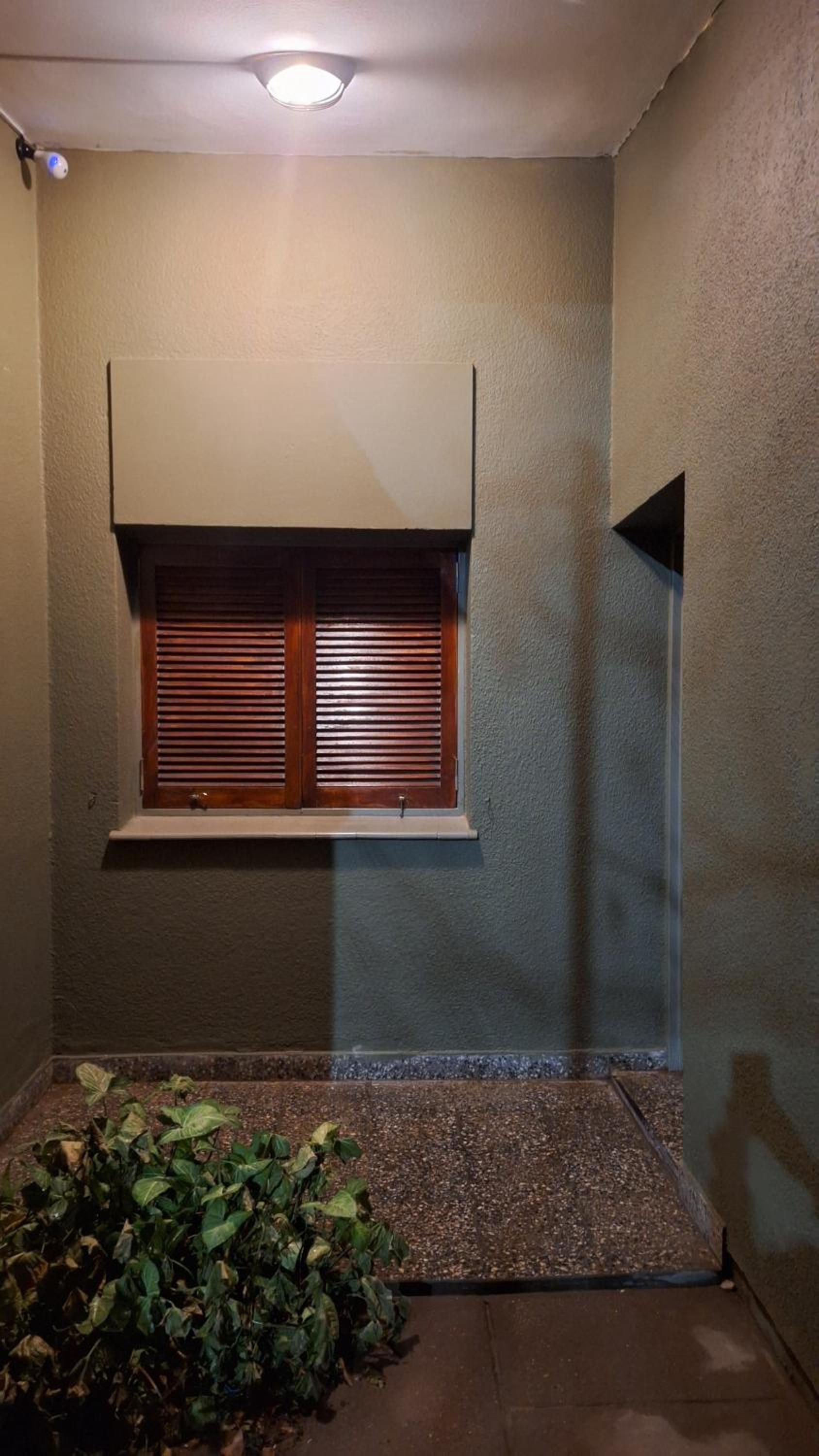 La casa, alquiler temporario - casa completa con cochera y patio- parrilla