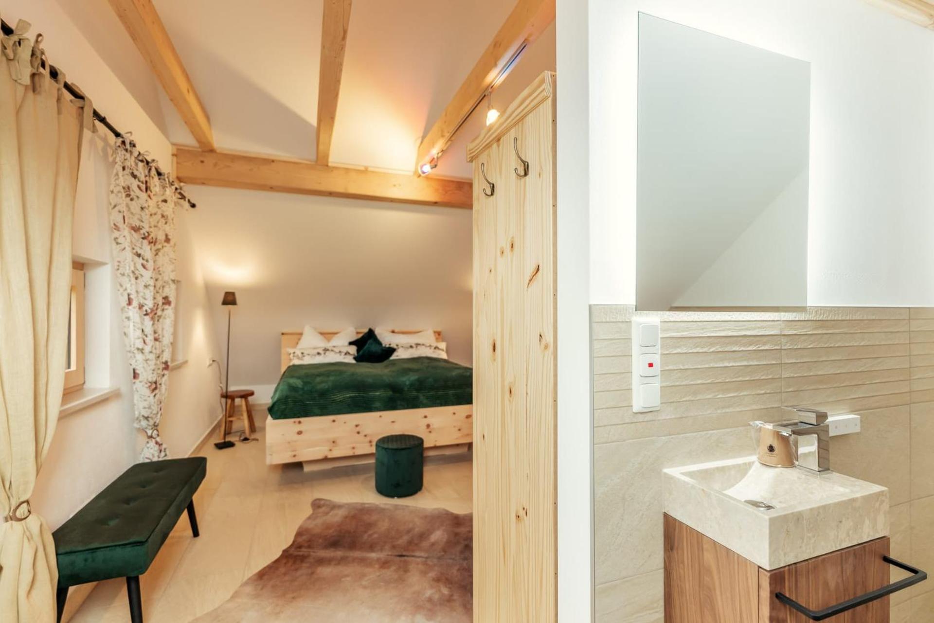 ALMCHALET Smaragd