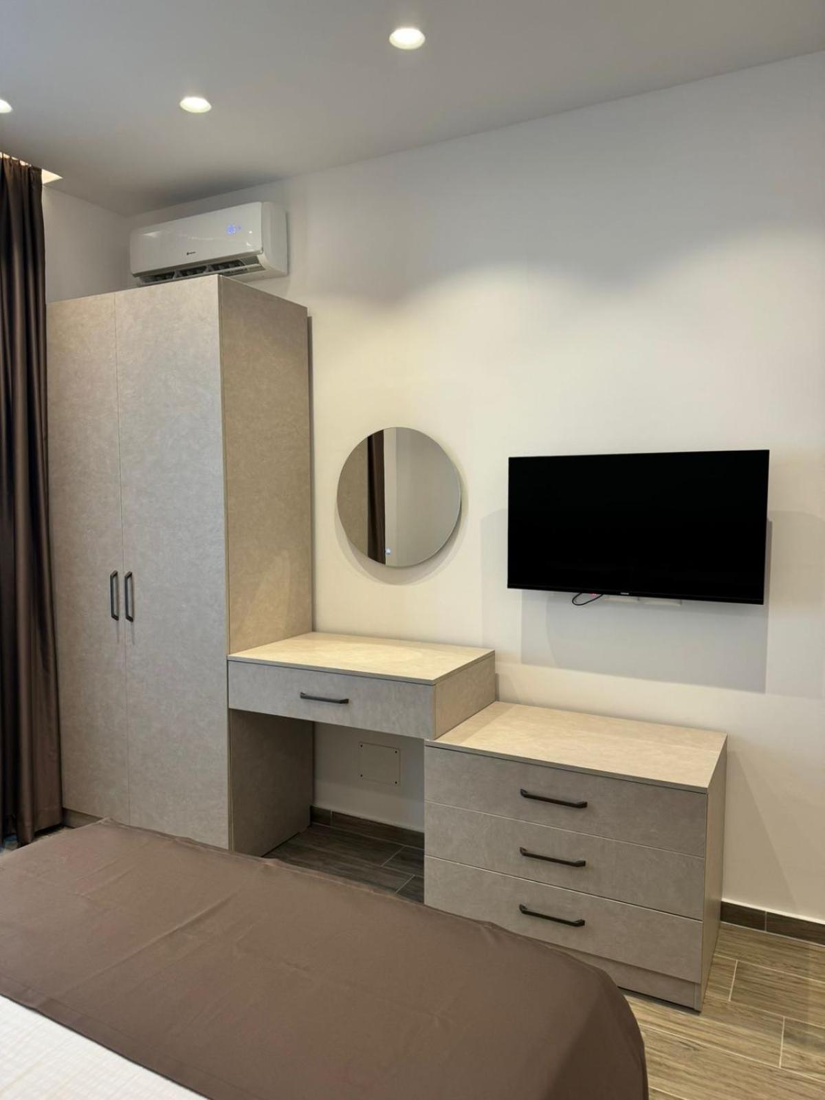 Ola Apartments