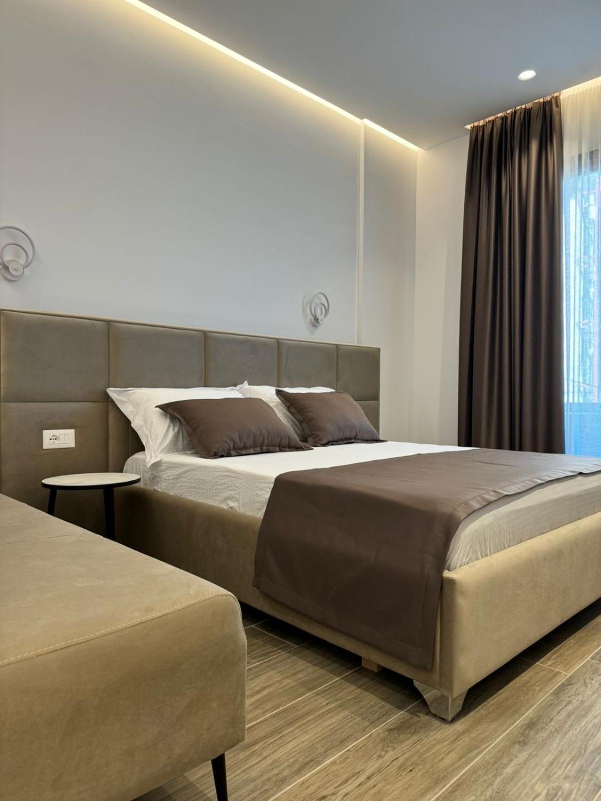 Ola Apartments