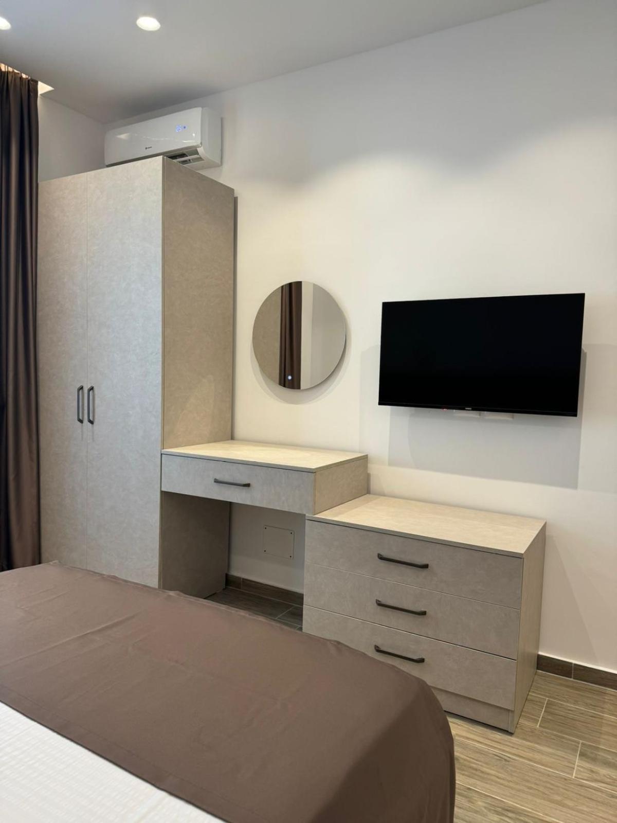 Ola Apartments