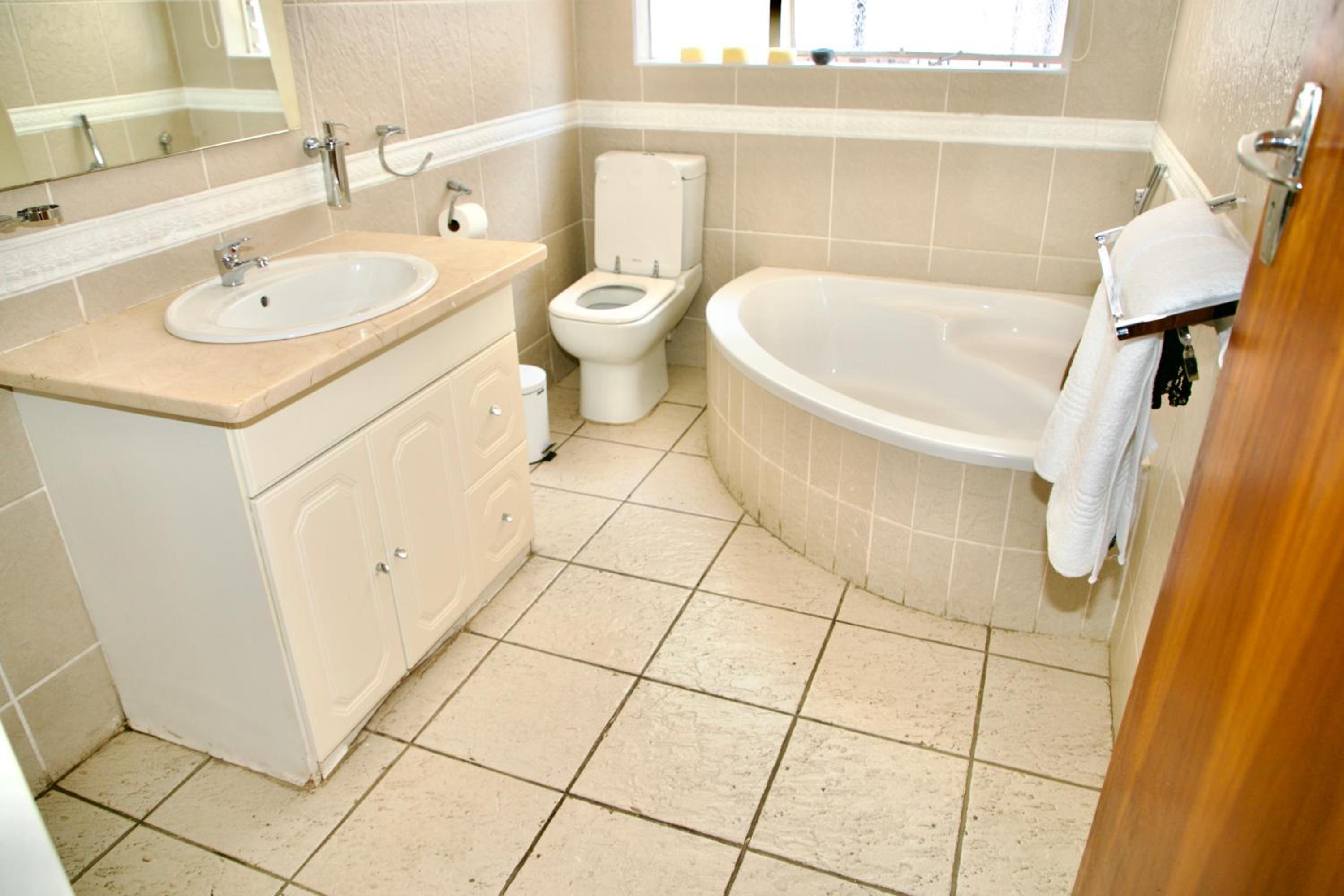 FM GUEST LODGE Comfort, Tranquility & Peace of Mind