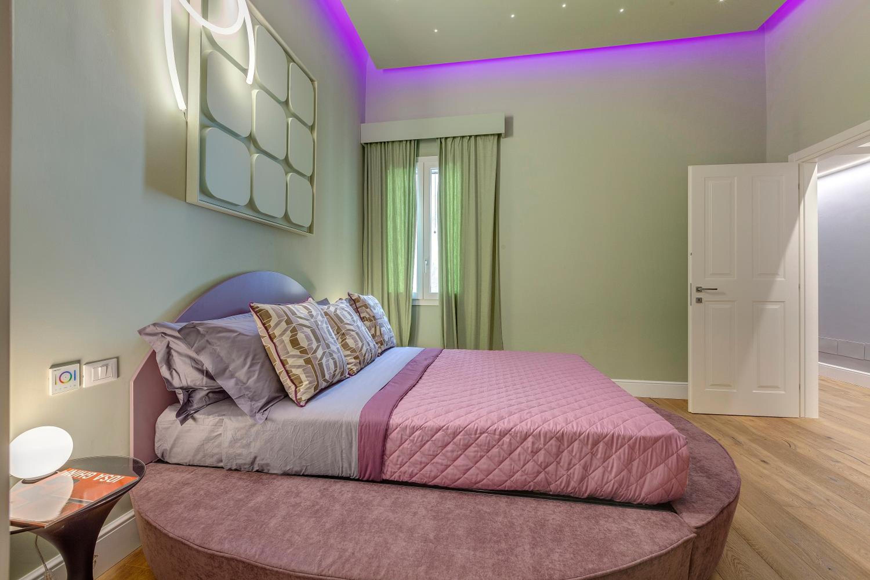 Prestige Penthouse with private Spa, Gym and Terrace by Mamo Florence