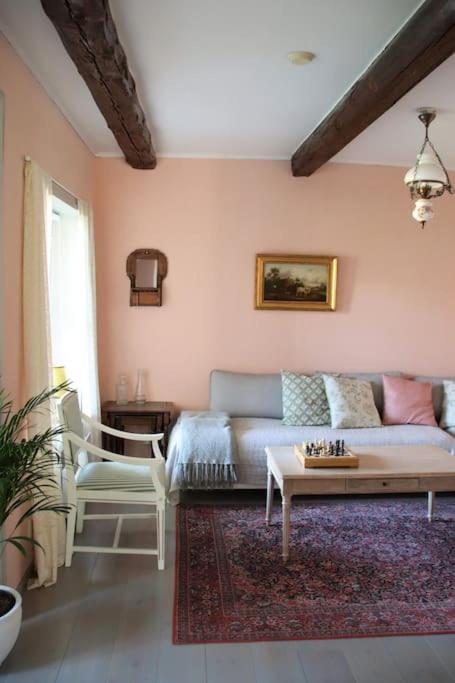 1810 Historical Charming Villa Tammisaari Old town