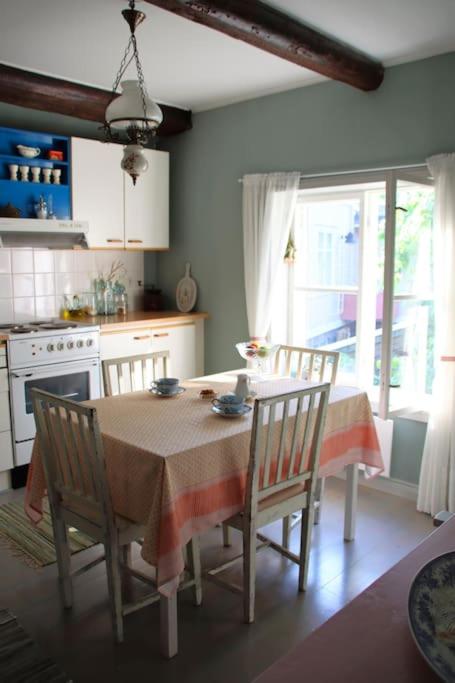 1810 Historical Charming Villa Tammisaari Old town