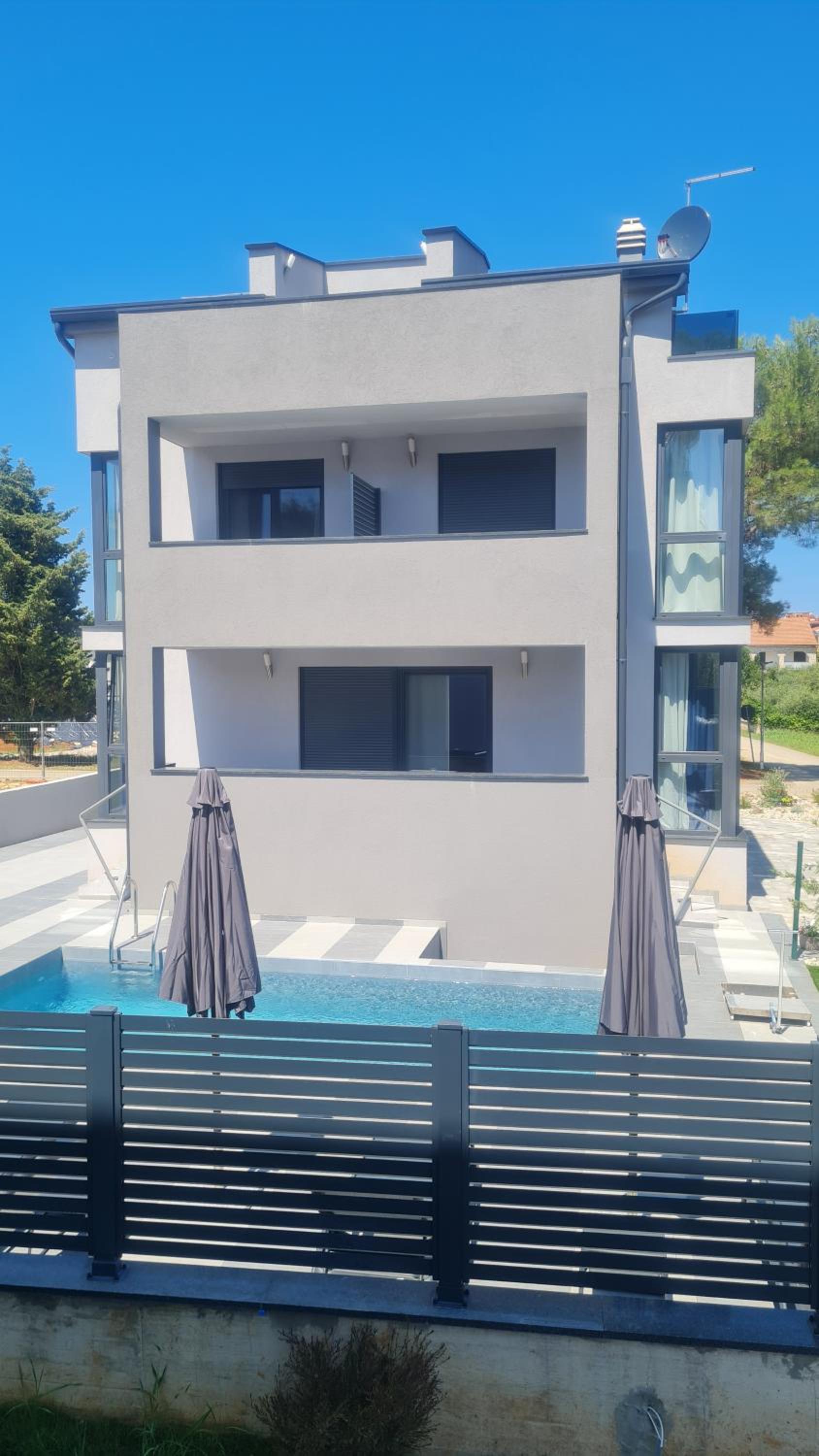 Hotel VAL22,VILLA 200 m from BEACH WITH POOL AND FITNESS - Image 1