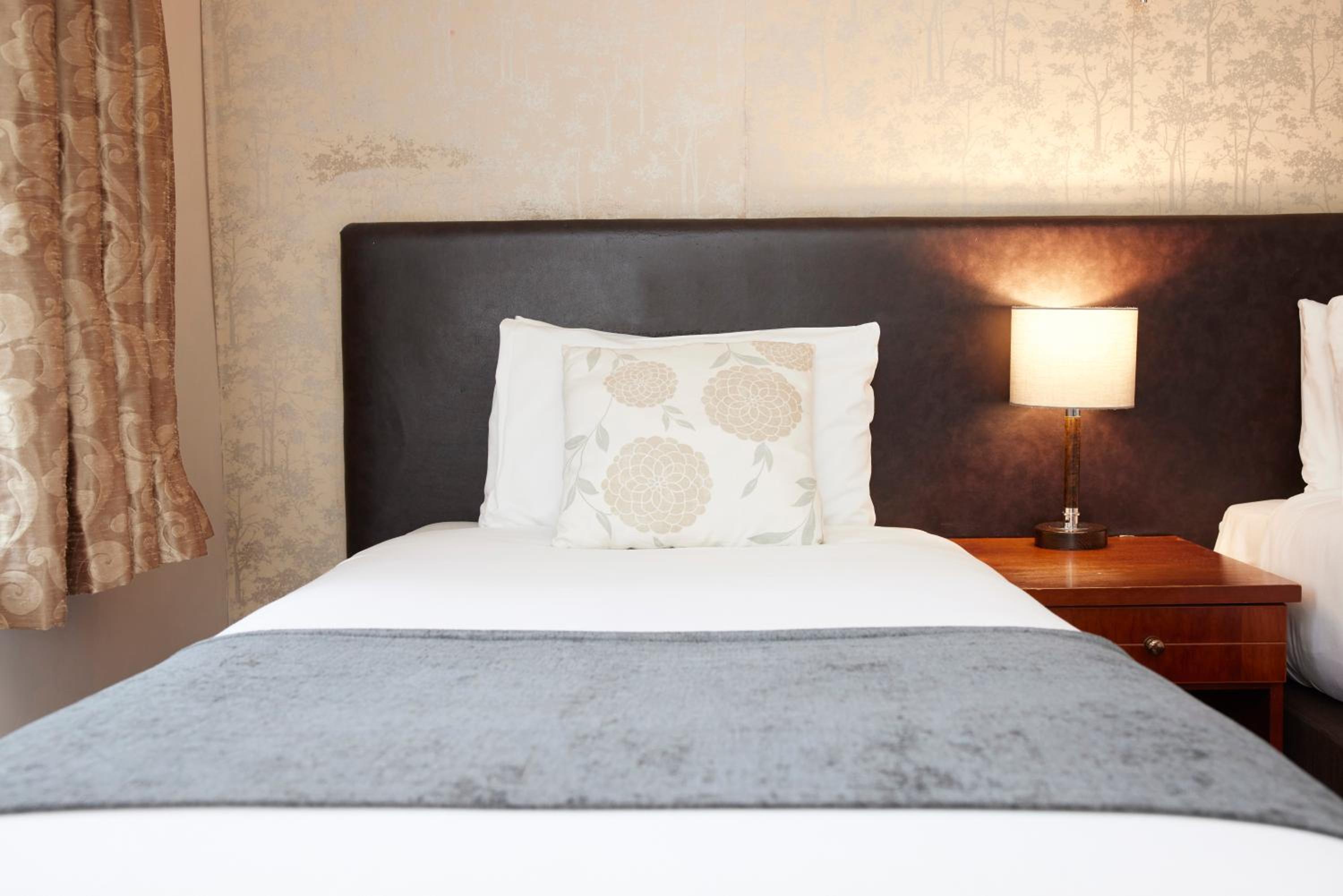 Hunters Hall Inn by Greene King Inns