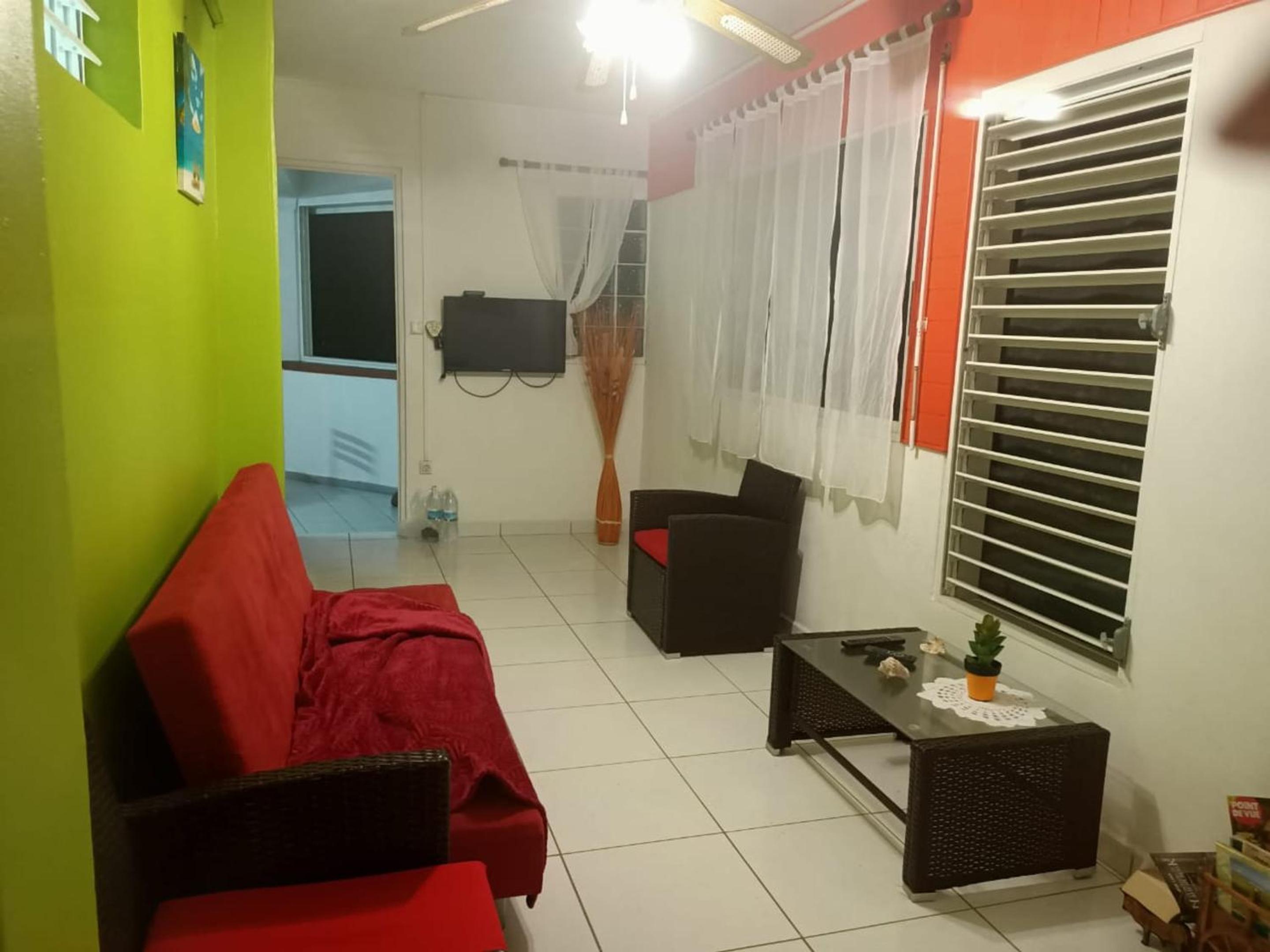 Appartement charmant à Sainte-Anne, 70 m², avec piscine view 3