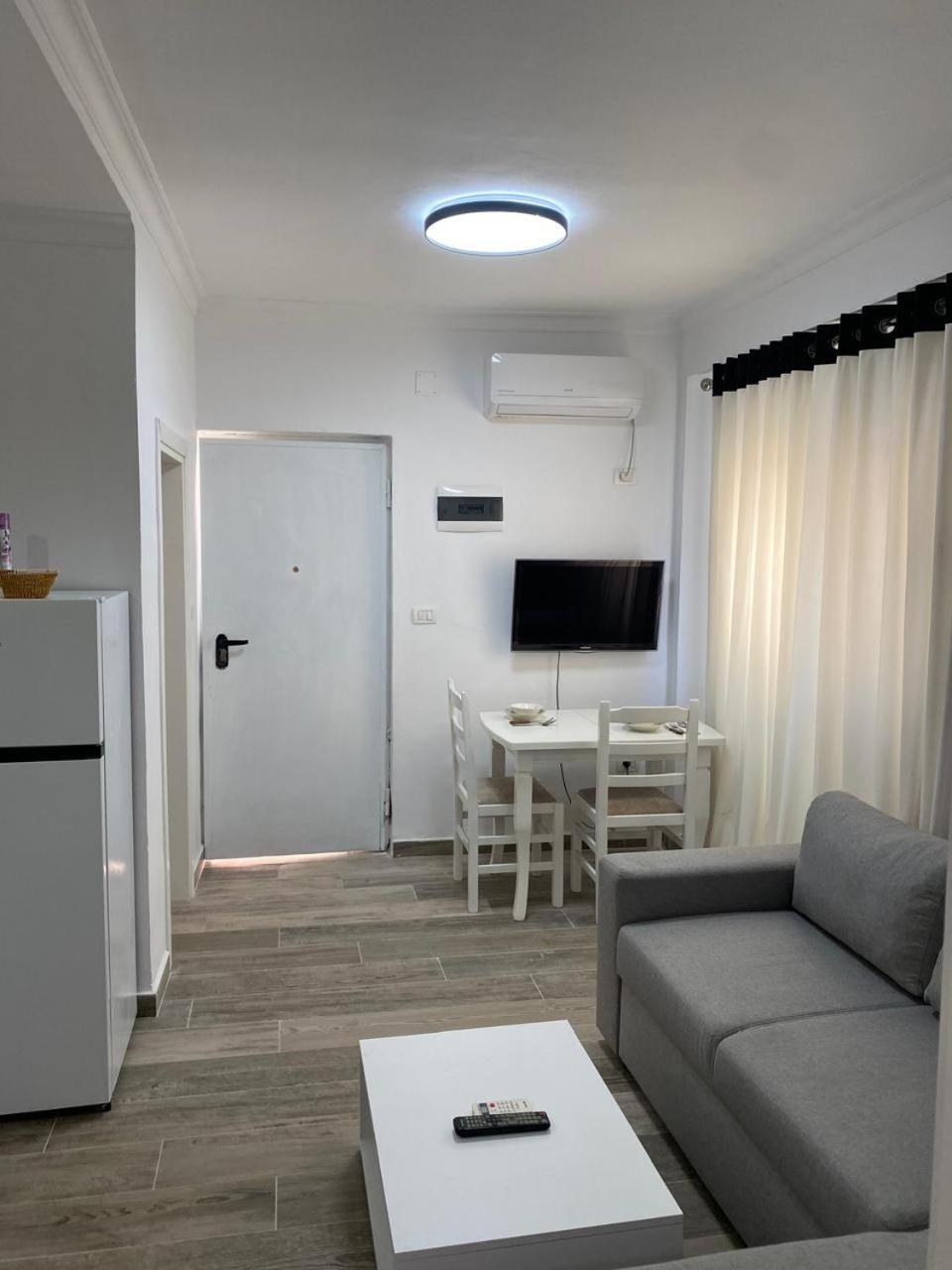 Seaside Aaron Apartment 2