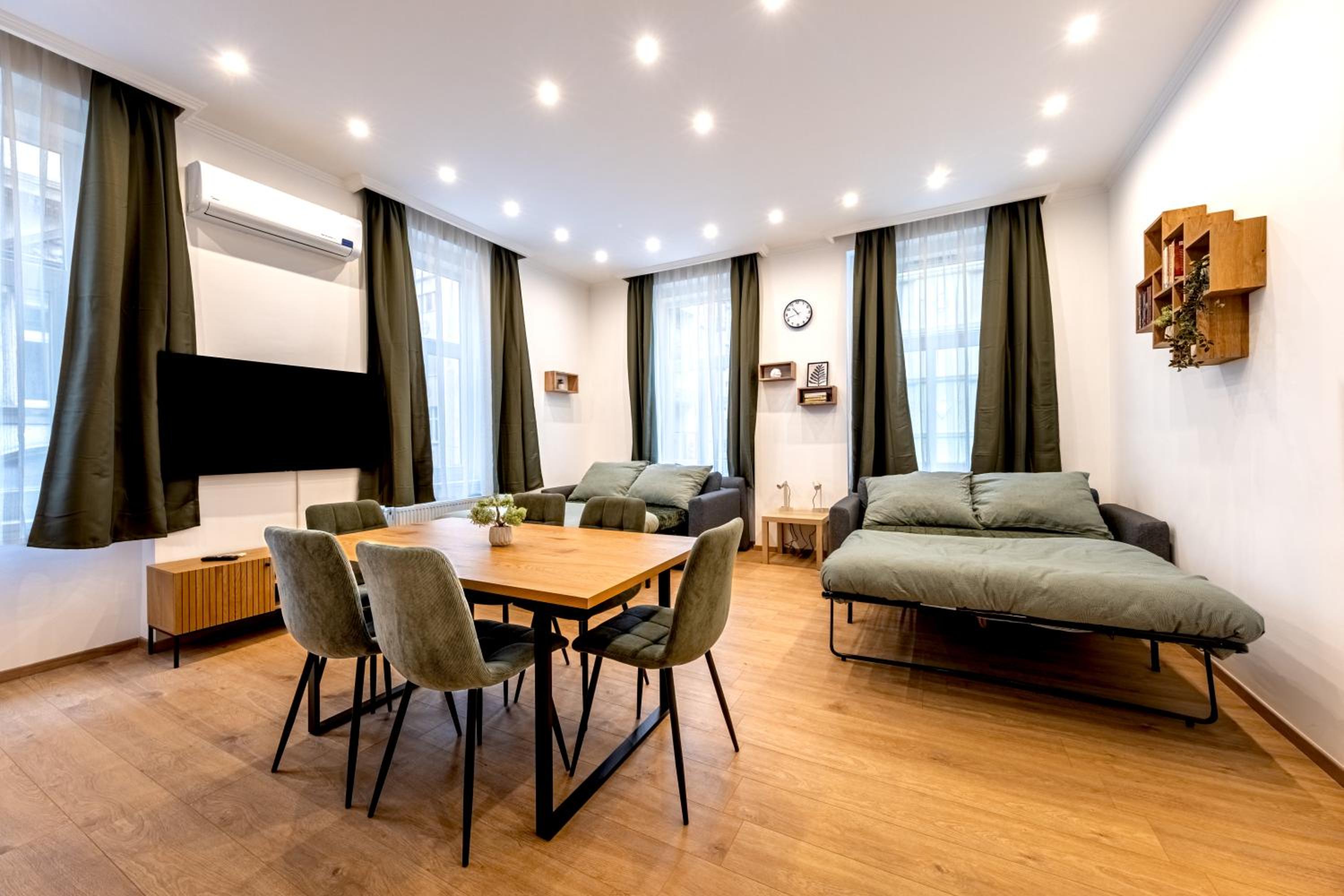 Downtown Comfort