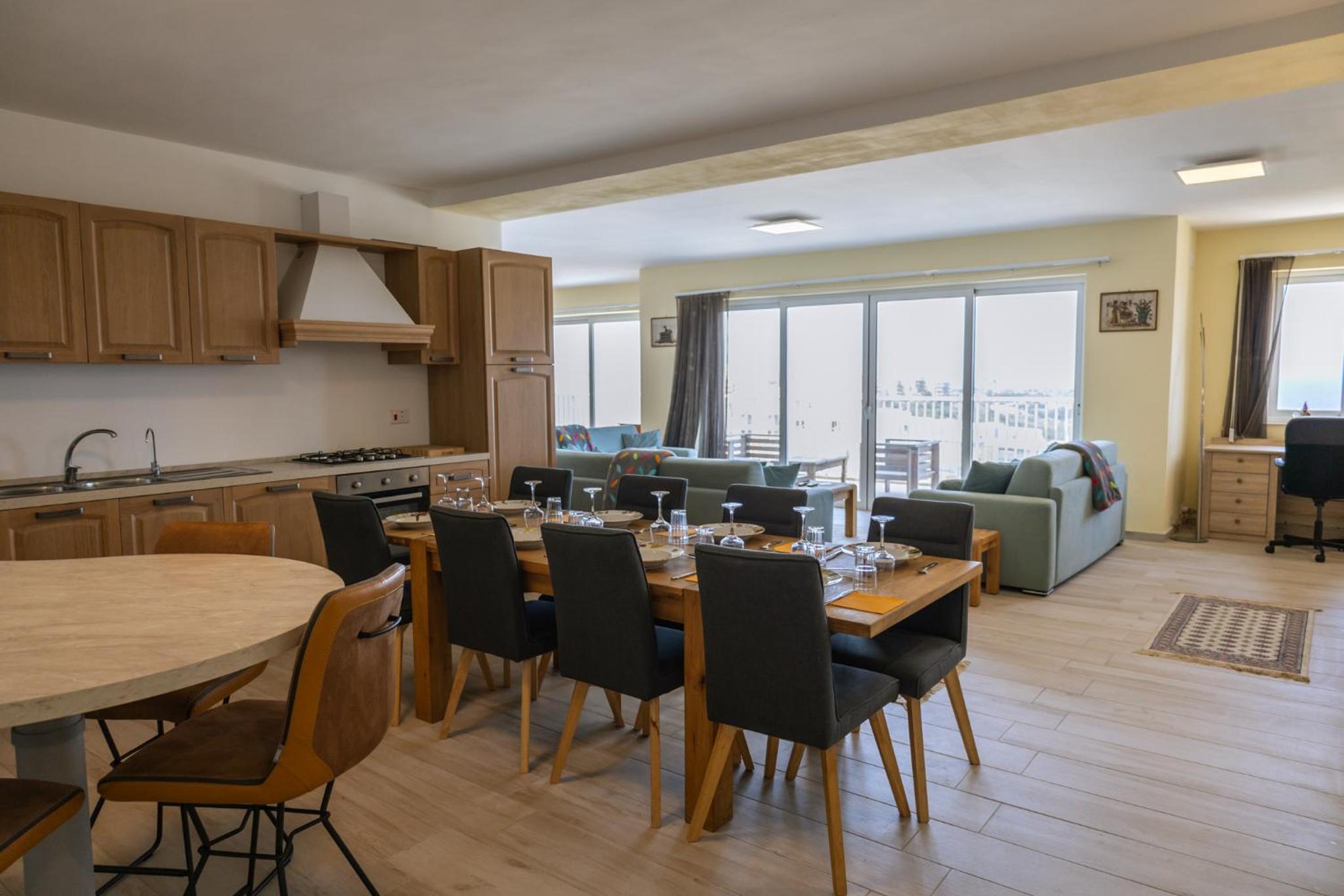 Elegant Apartments with Open Views view 5