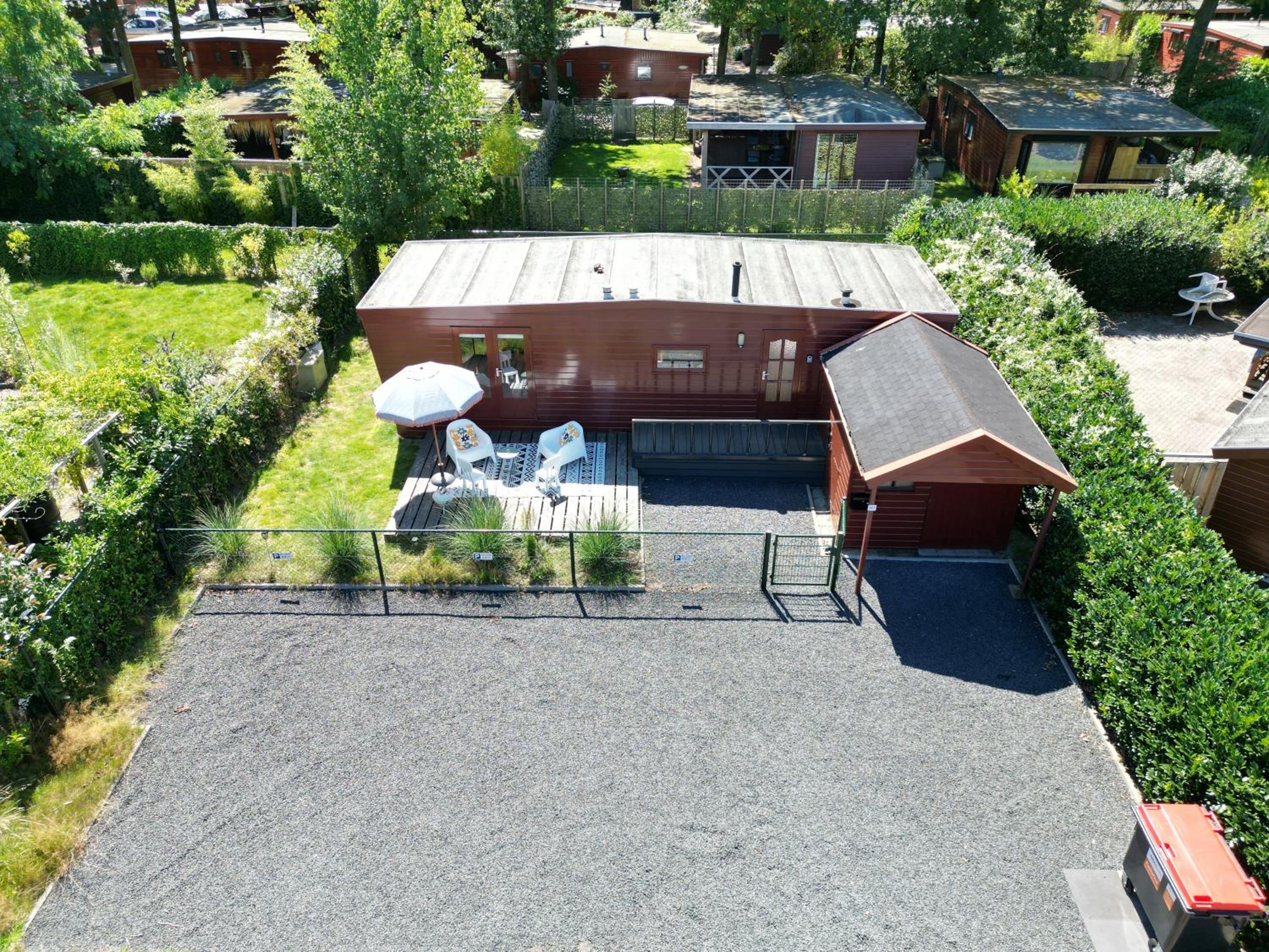 Gezellig chalet met 2 slaapkamers en zicht op het water view 3