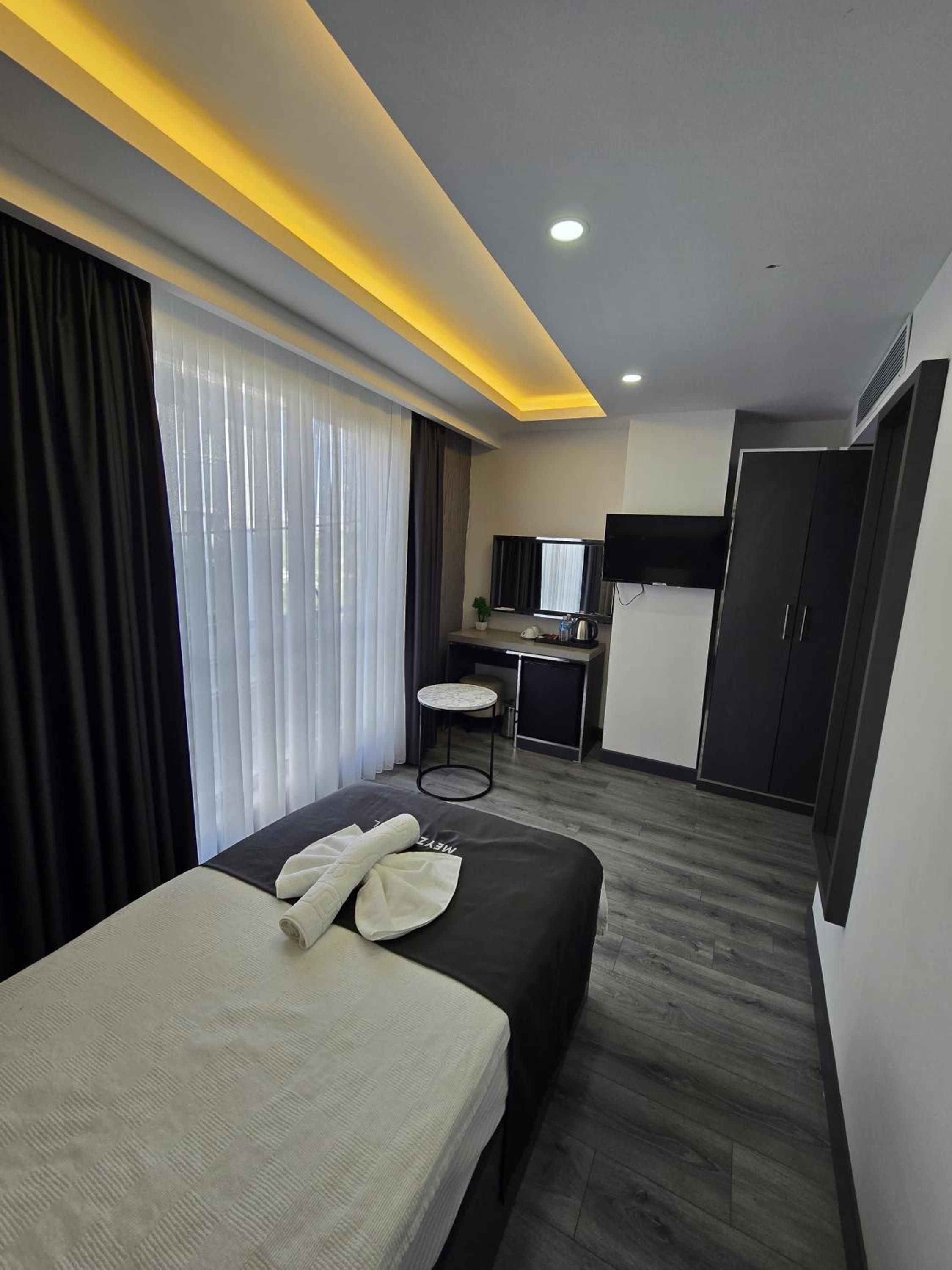 Meyzi Hotel - Image 43