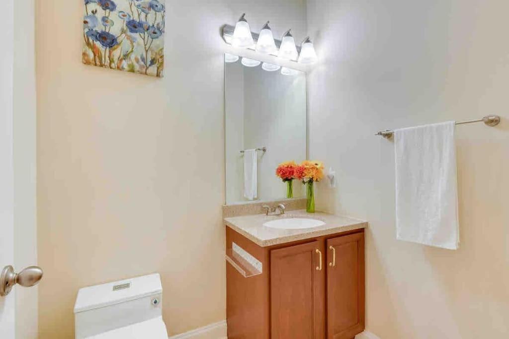 EuroStyleLiving at John Hopkins Hospital and Downtown Baltimore view 3
