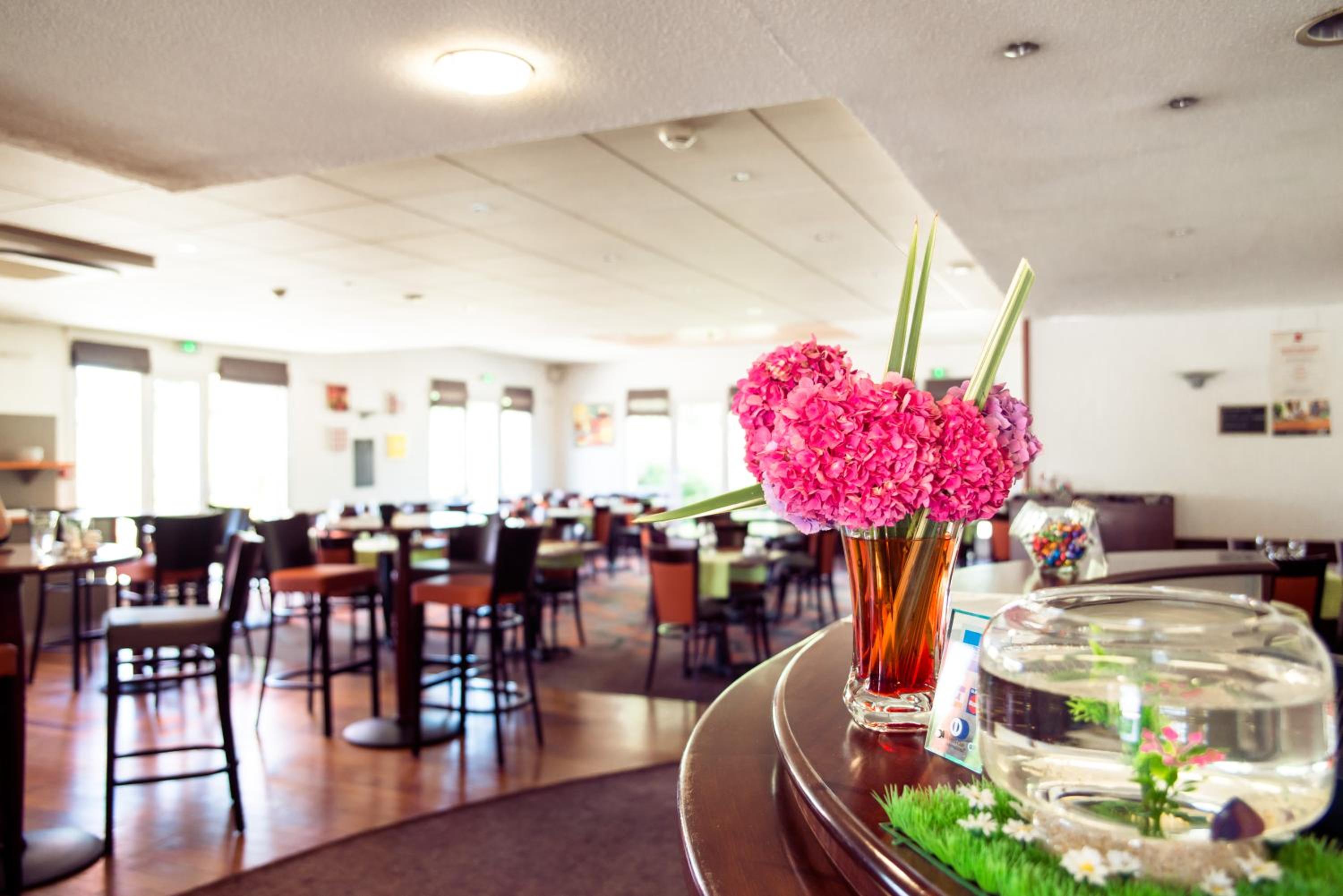Saint-Herblain Vacations - Brit Hotel Le Kerann Nantes St Herblain - Zac De La Lorie - Property Image 9