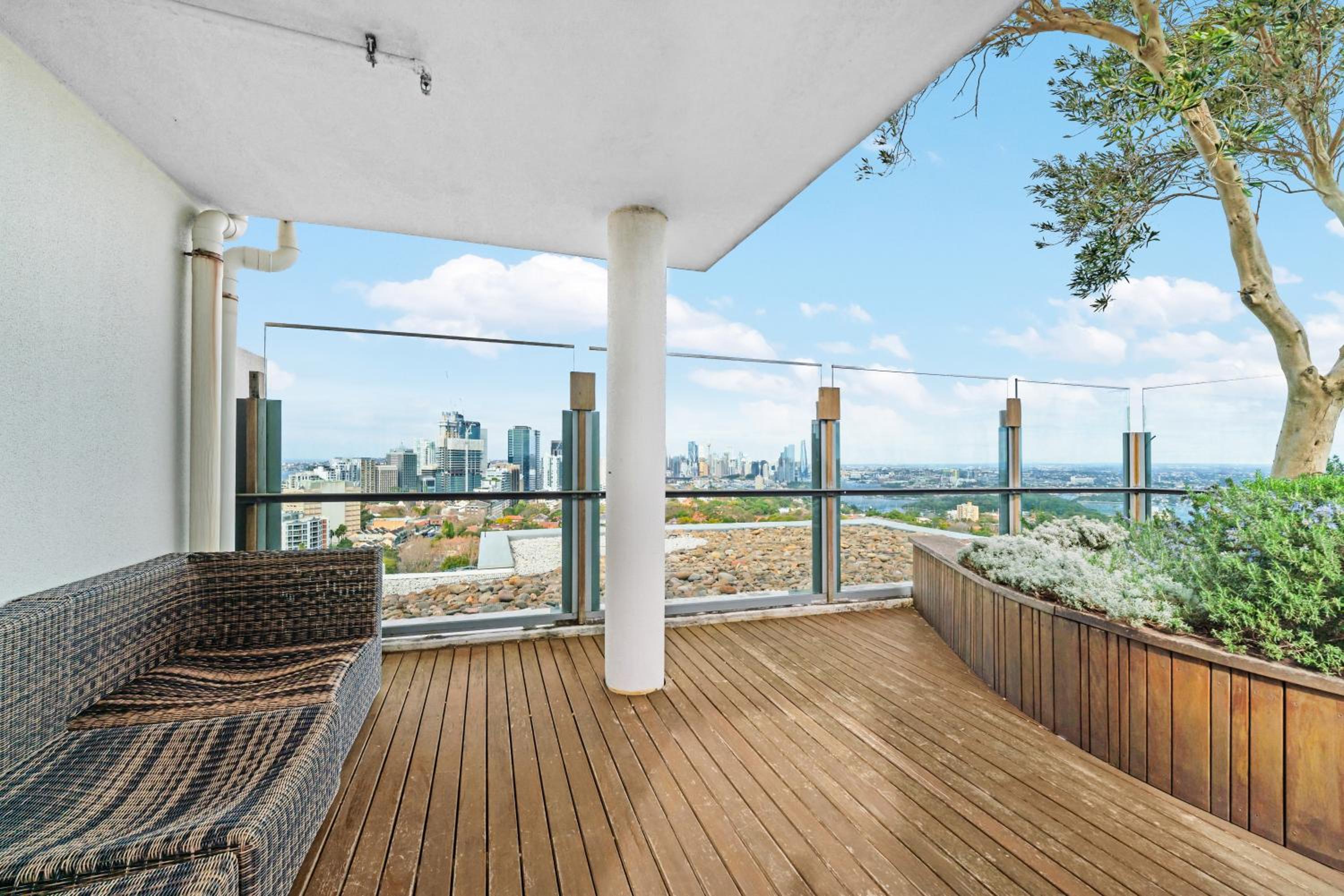 Comfortable 1 bedroom apartment in Crows Nest