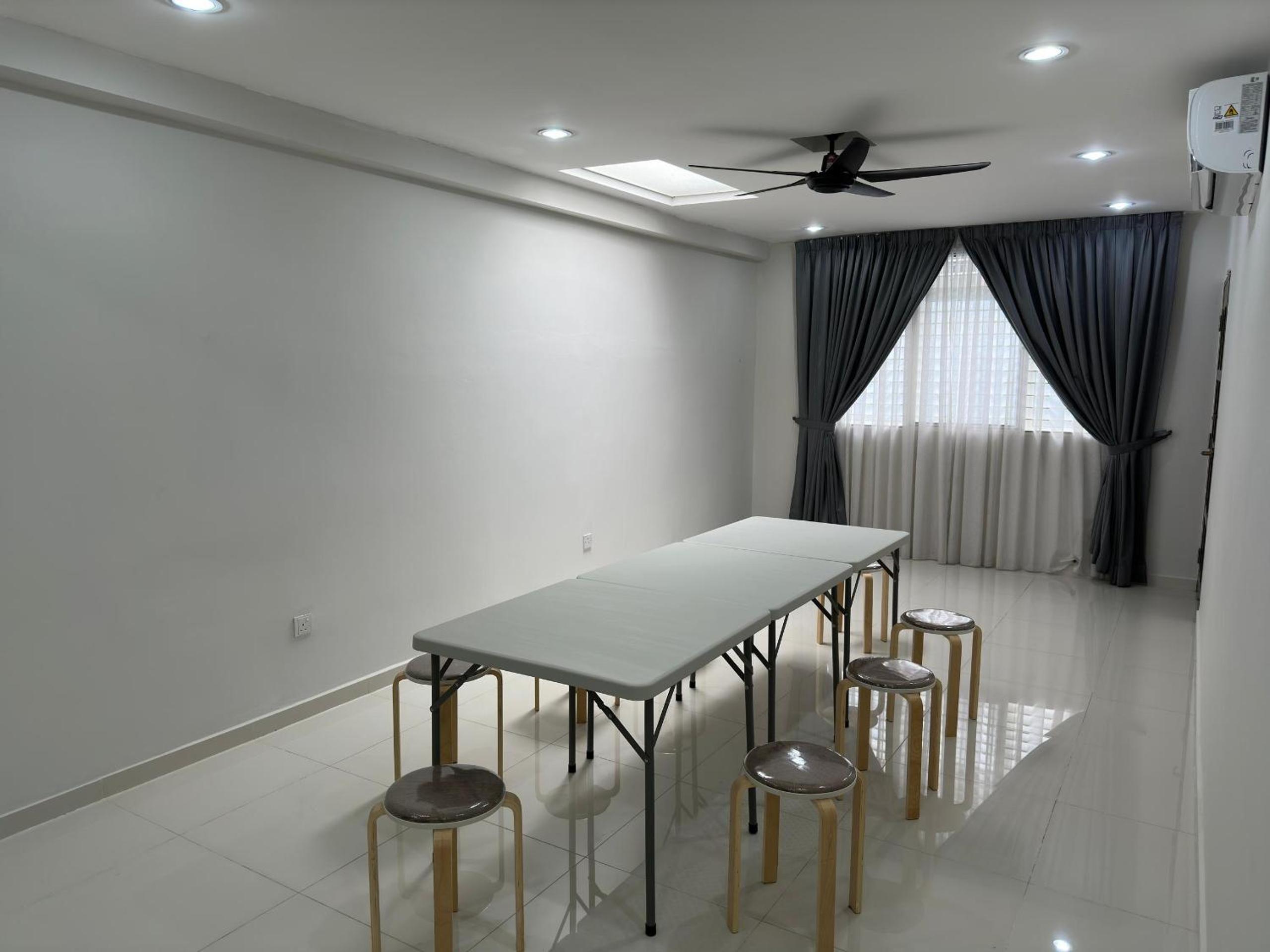 Landed House Gelugor 5BR 3B-20pax by 3C photo 6