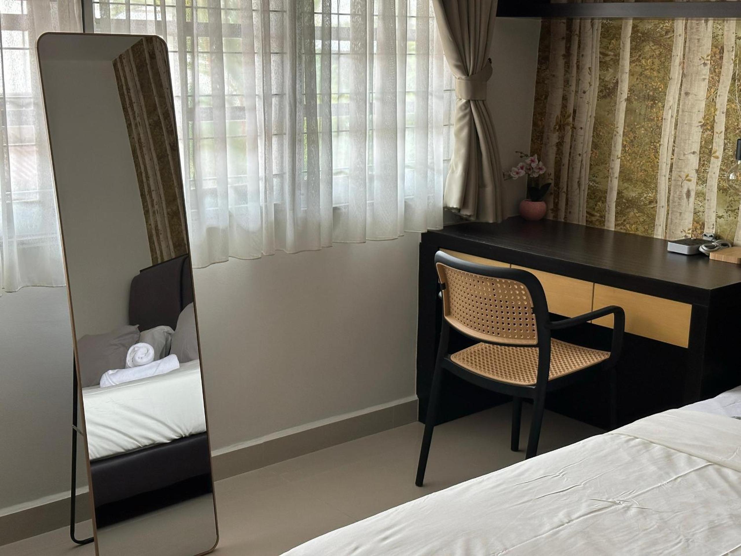 Landed House Gelugor 5BR 3B-20pax by 3C photo 8