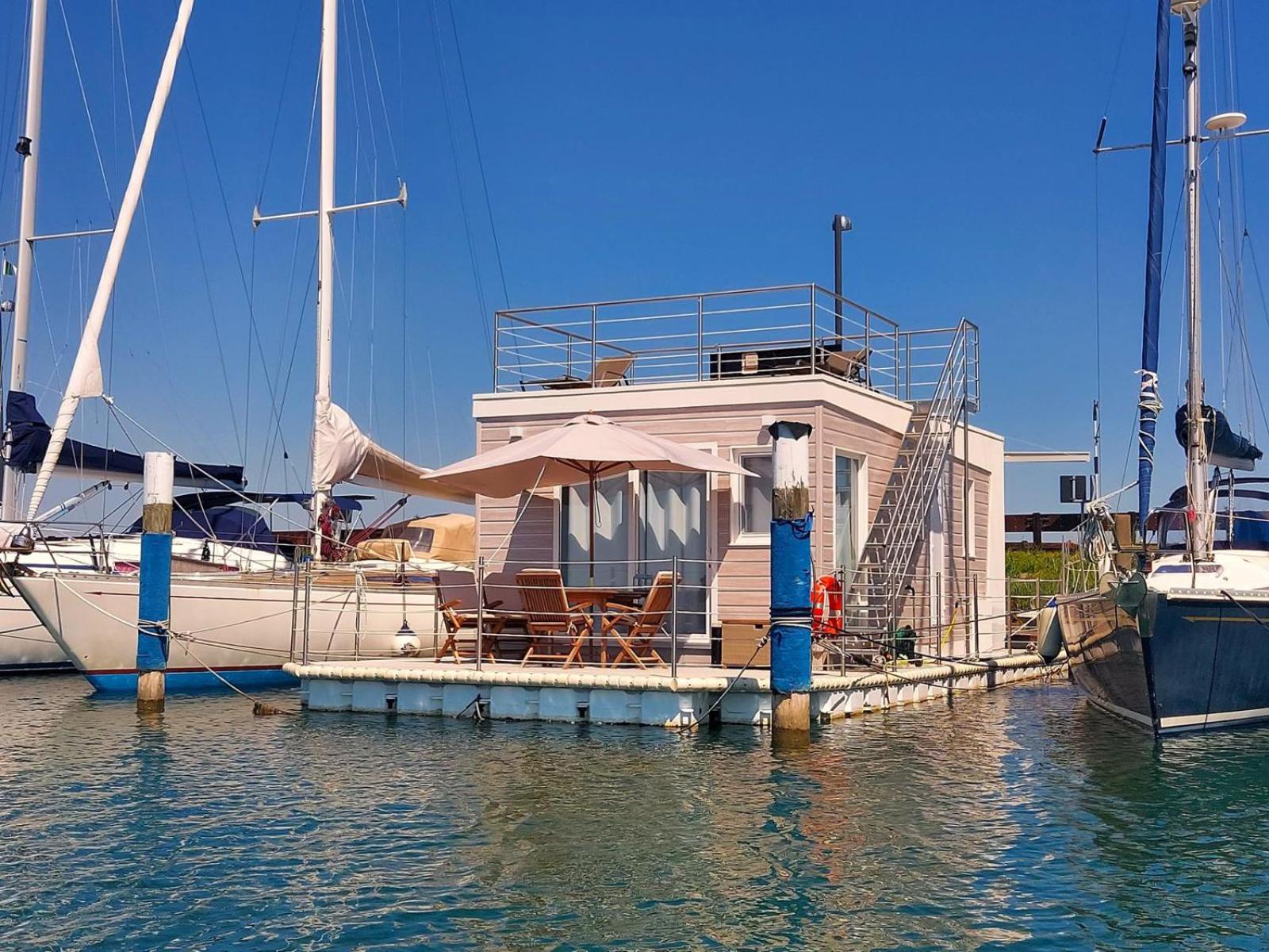 Grado Floating Resort