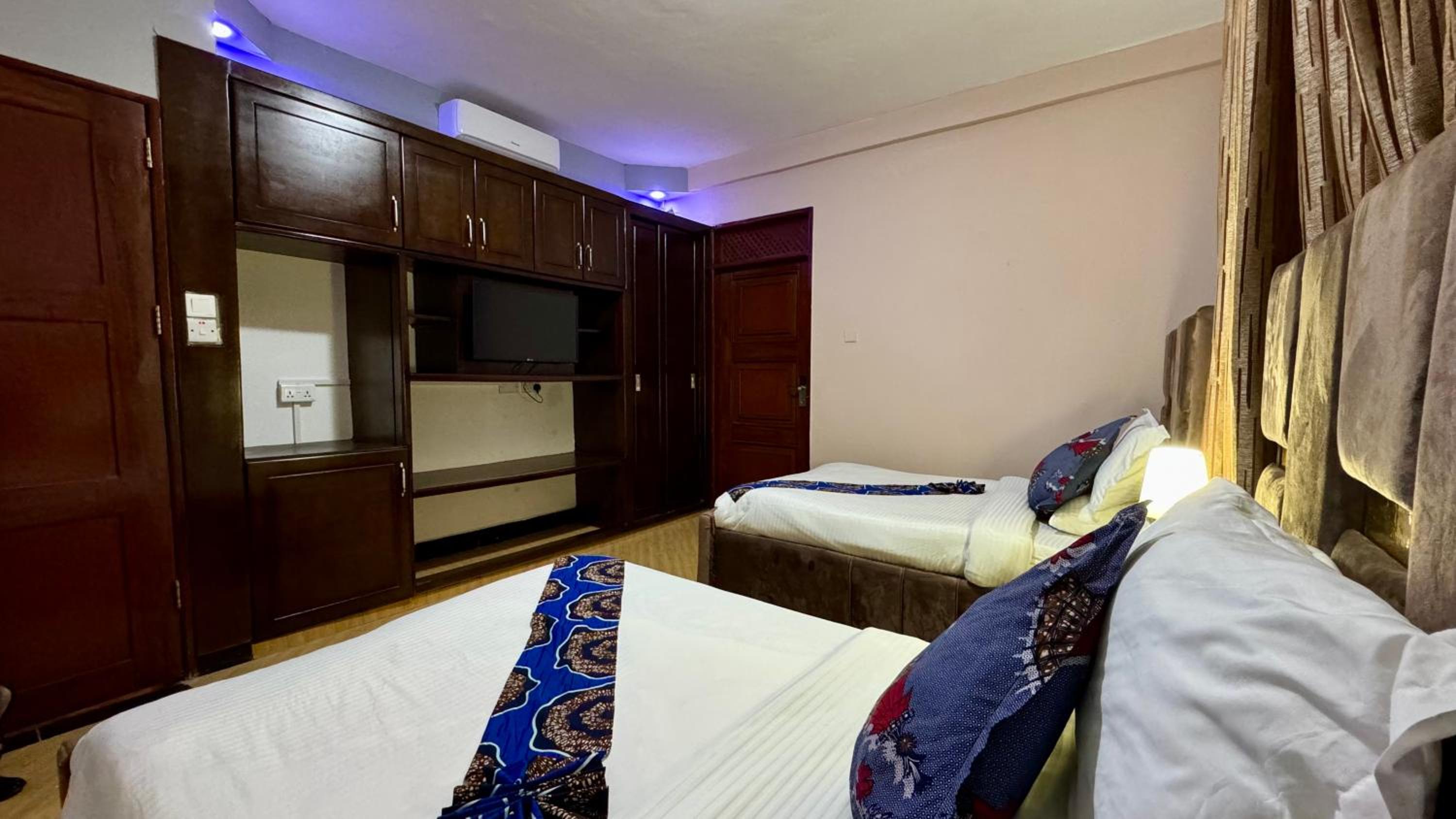 The Okaseni Lodge