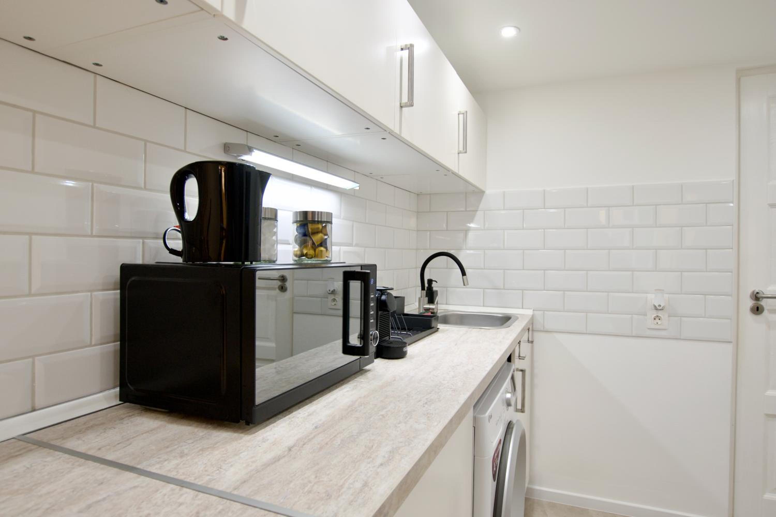 Standard Apartment by Hi5- Hunyadi Square Studio view 4