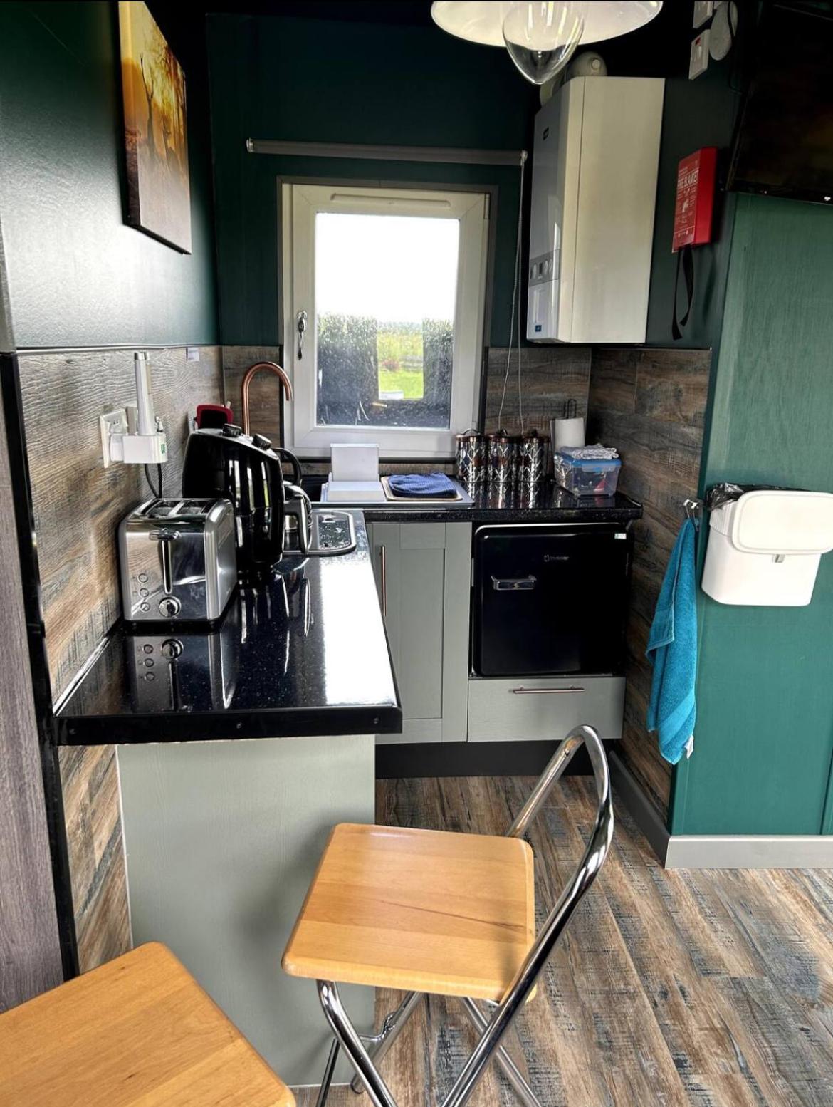 The Potter's Rest, a cosy wee cabin in the Highlands view 5