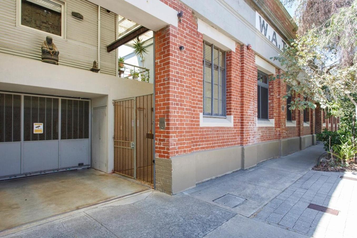 The Tannery Loft Walk to beach & Cafes