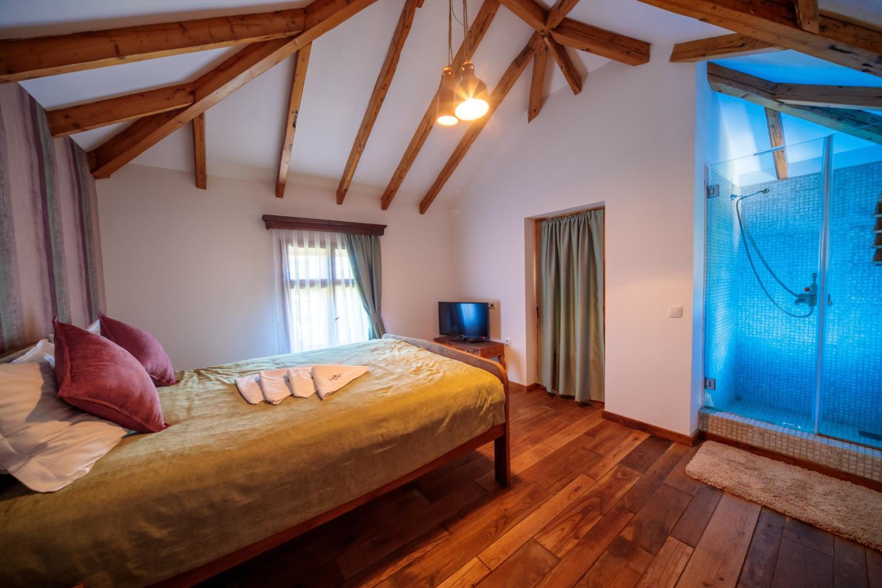 Woodland Resort