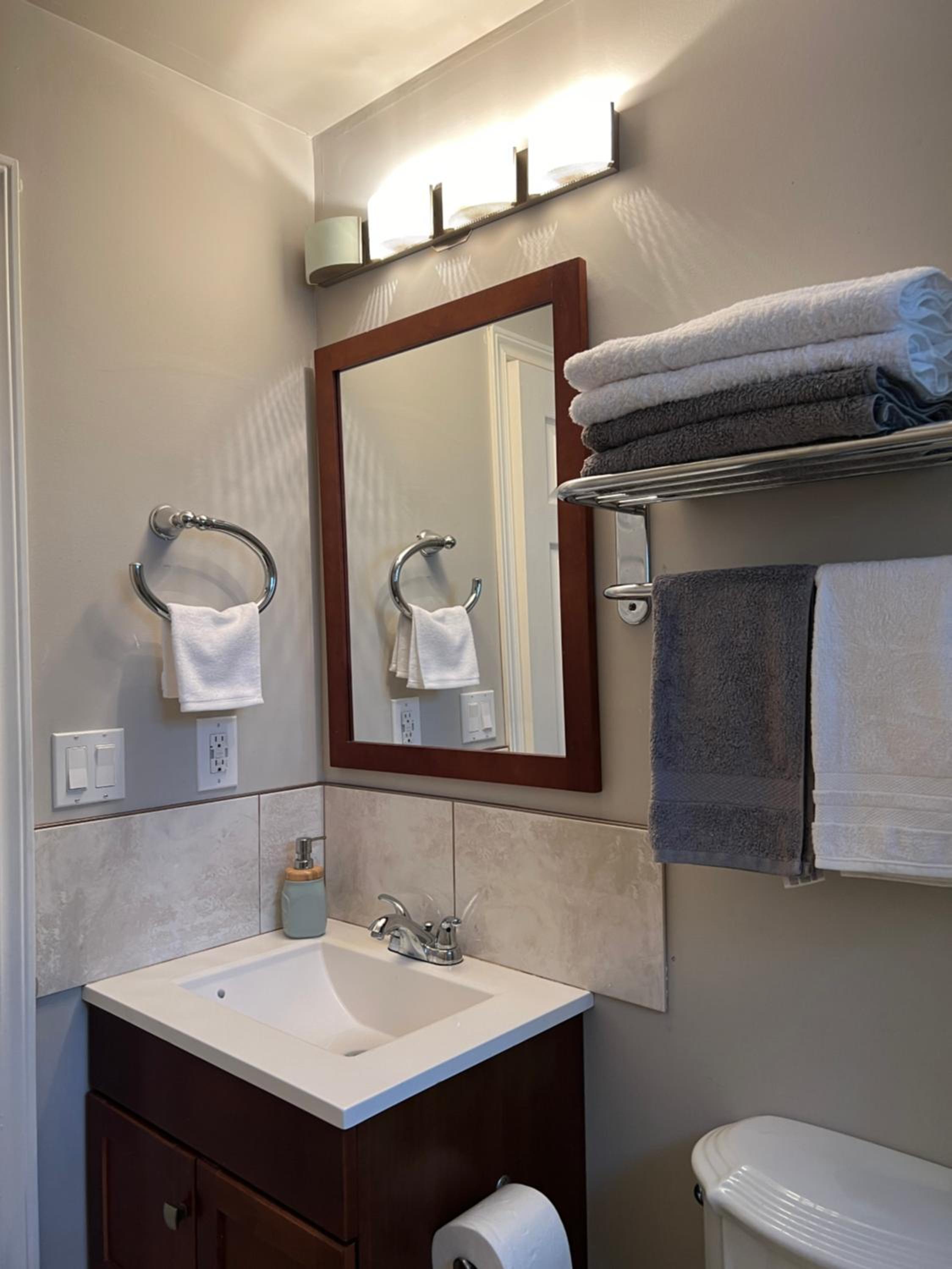 Modern Single house-Great deal for longer Stay